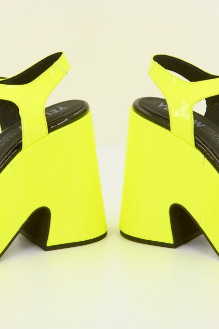 YELLOW PARACETAMOLO en color AMARILLO (1)