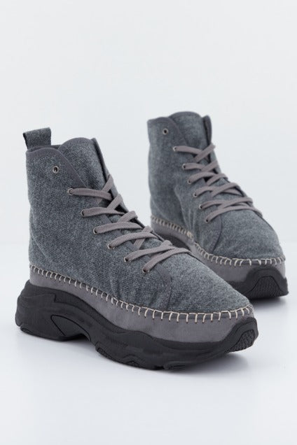 YELLOW MOUNTAIN BOOT PARTY en color GRIS (1)