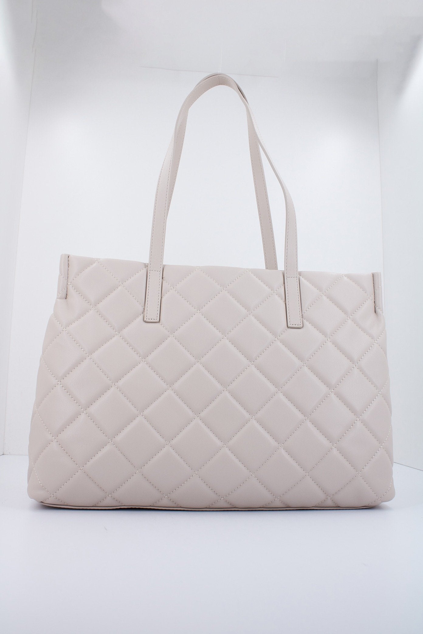 VALENTINO BAGS BORSE A SPALLA OCARINA en color BEIS (2)
