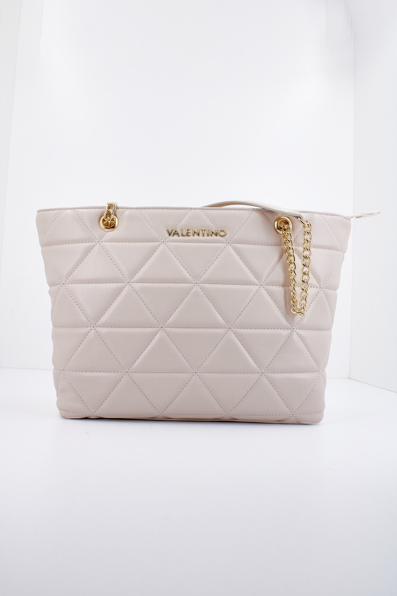 VALENTINO BAGS CARNABY en color BEIS (1)