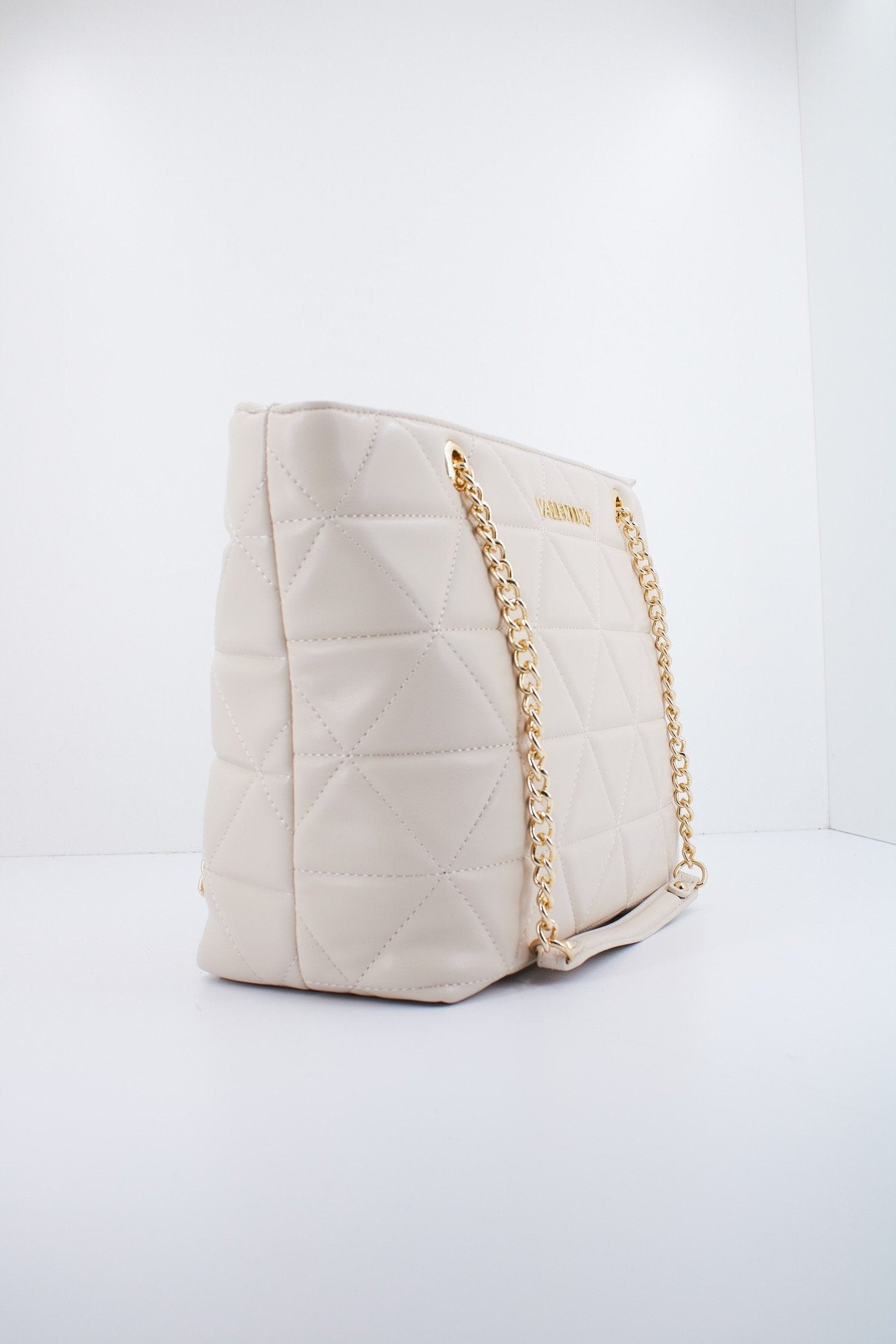 VALENTINO BAGS CARNABY en color BEIS (3)