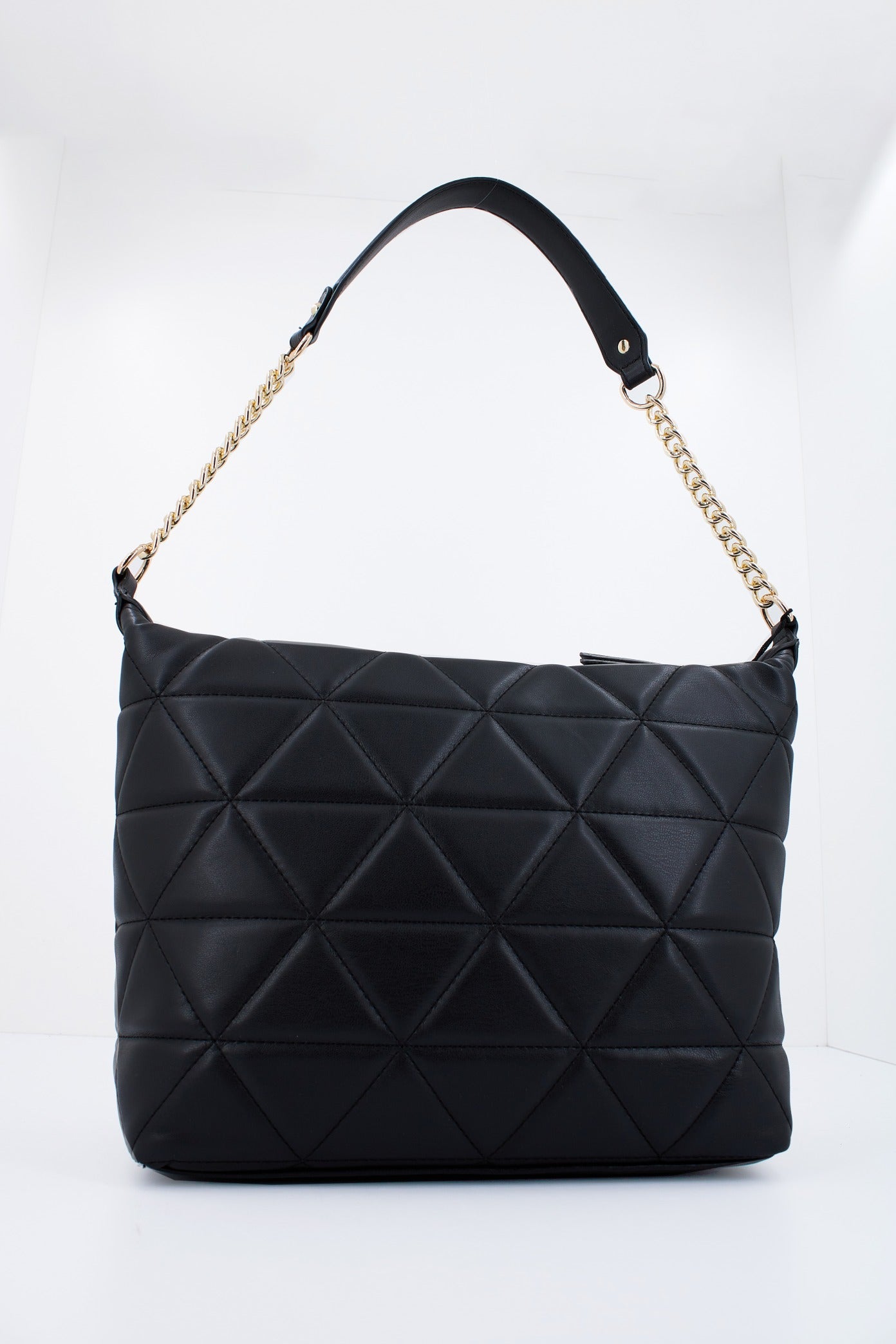 VALENTINO BAGS CARNABY en color NEGRO (2)