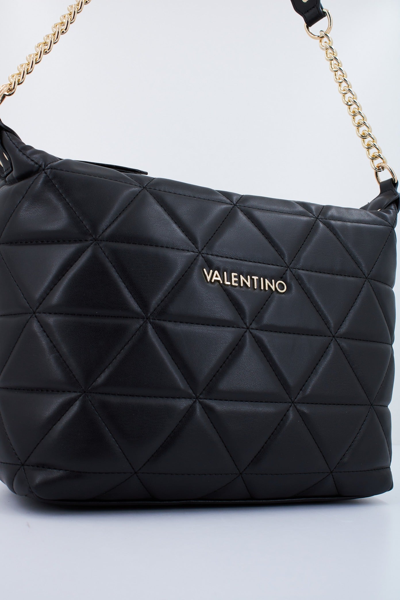 VALENTINO BAGS CARNABY en color NEGRO (4)