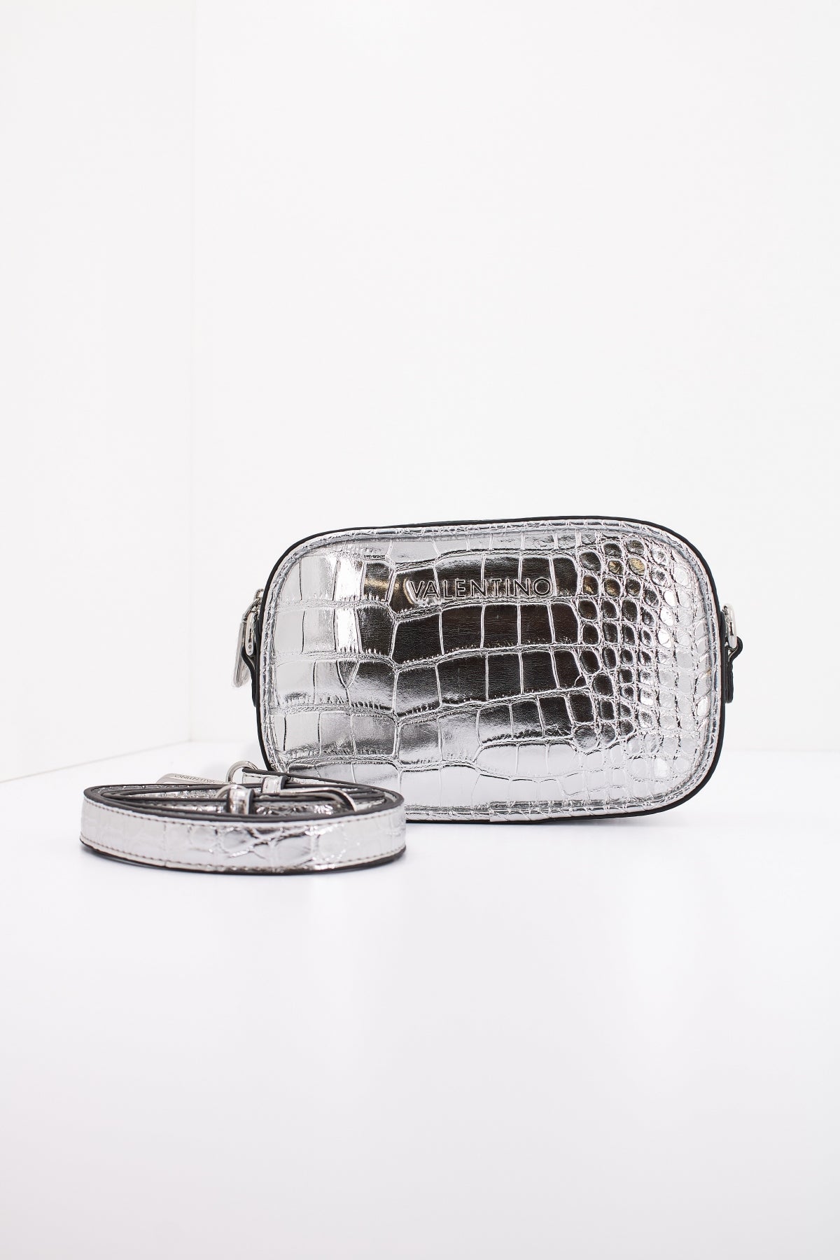 VALENTINO BAGS VBSUEM en color PLATA (2)