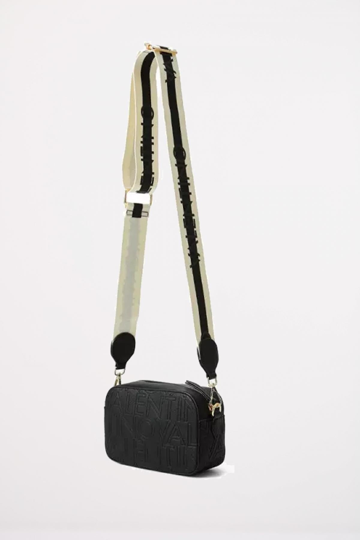VALENTINO BAGS TASCAPANE PANSY en color NEGRO (2)
