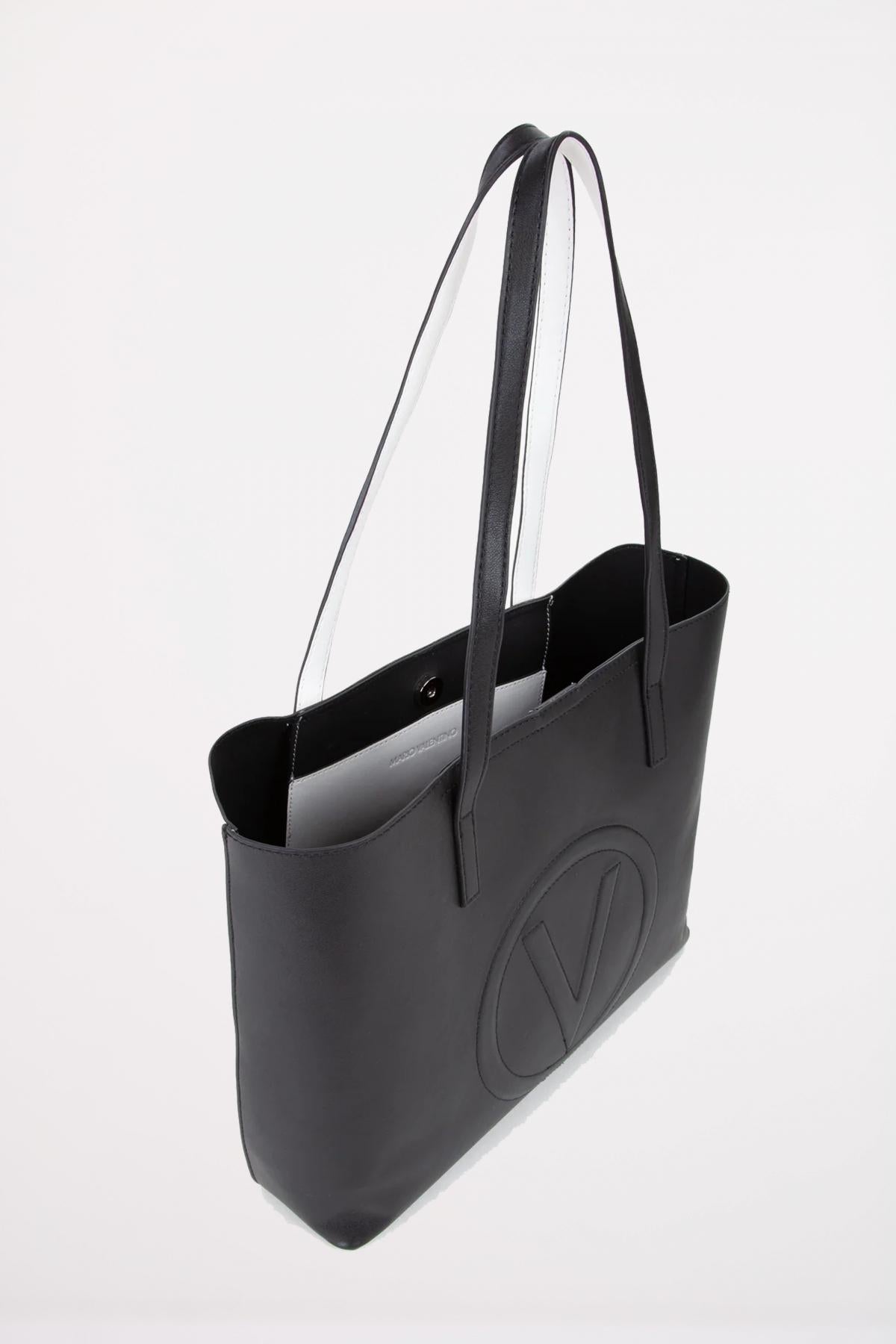 VALENTINO BAGS SELENA RE BAG en color NEGRO (4)