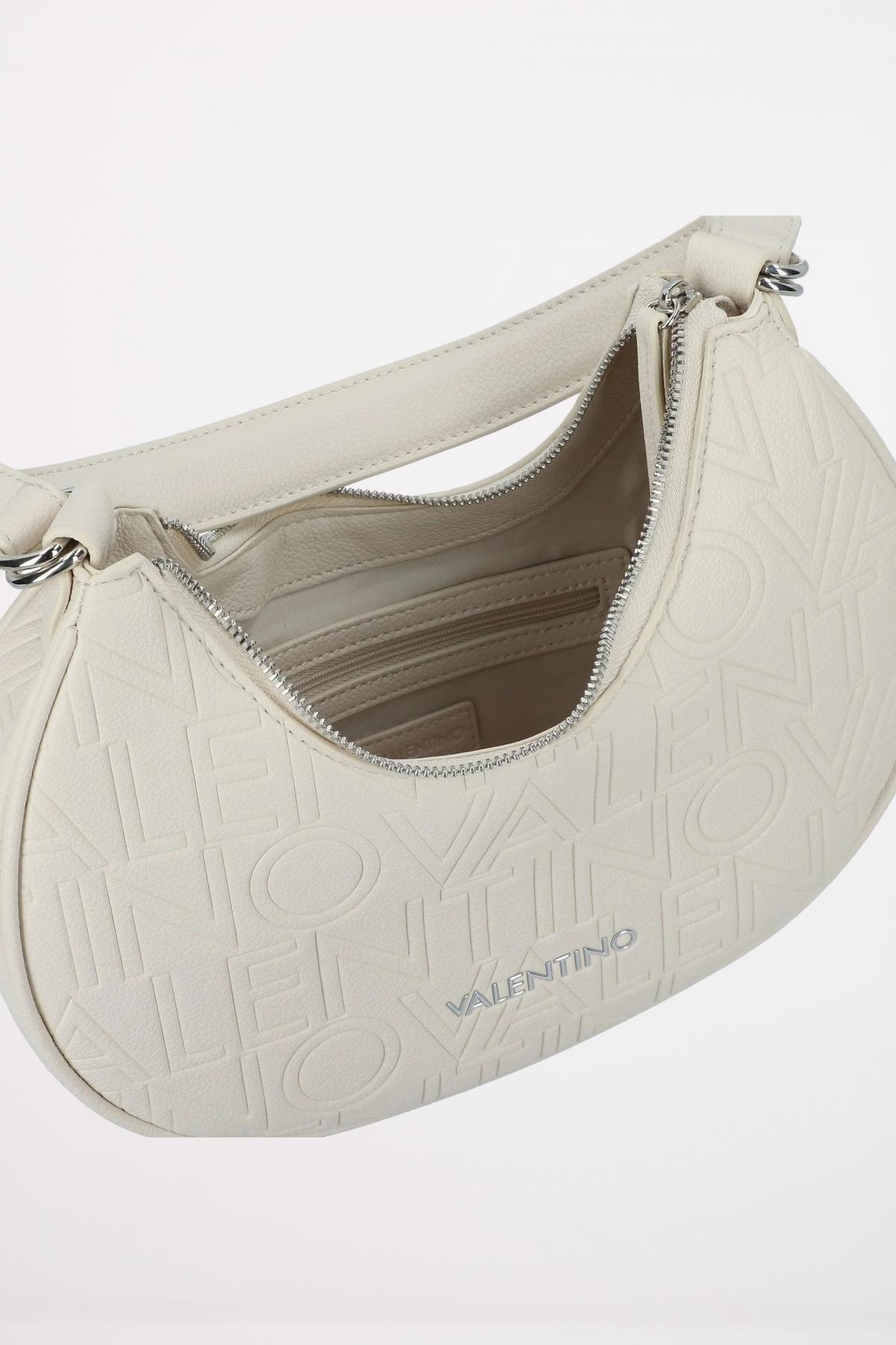 VALENTINO BAGS SHELBY BAG en color BEIS (3)