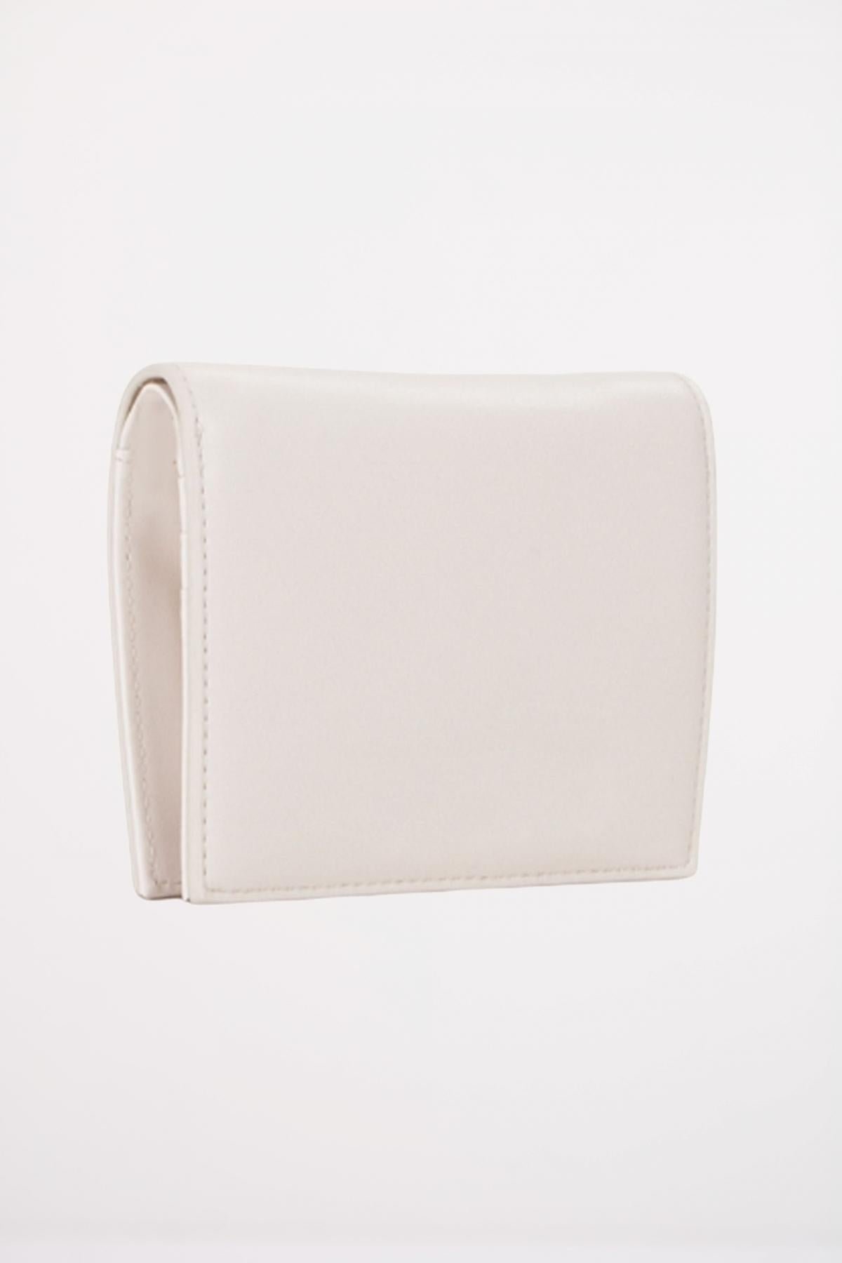 VALENTINO BAGS SUNSHINE WALLET en color BEIS (4)
