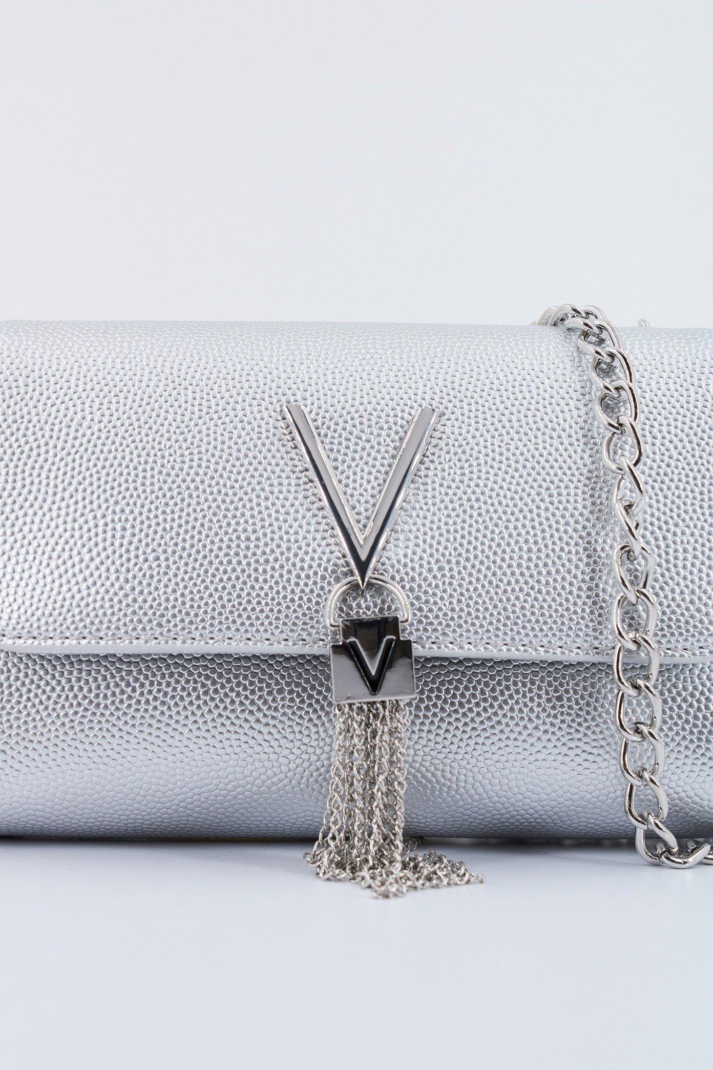 VALENTINO BAGS DIVINA en color PLATA (4)
