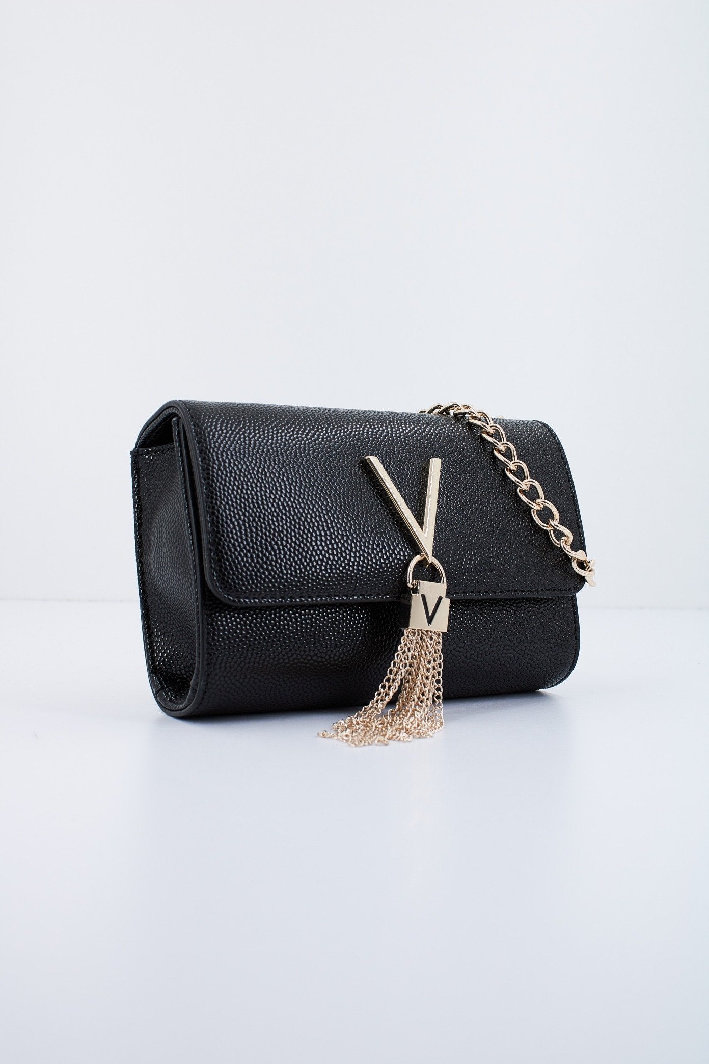 VALENTINO BAGS DIVINA en color NEGRO (3)