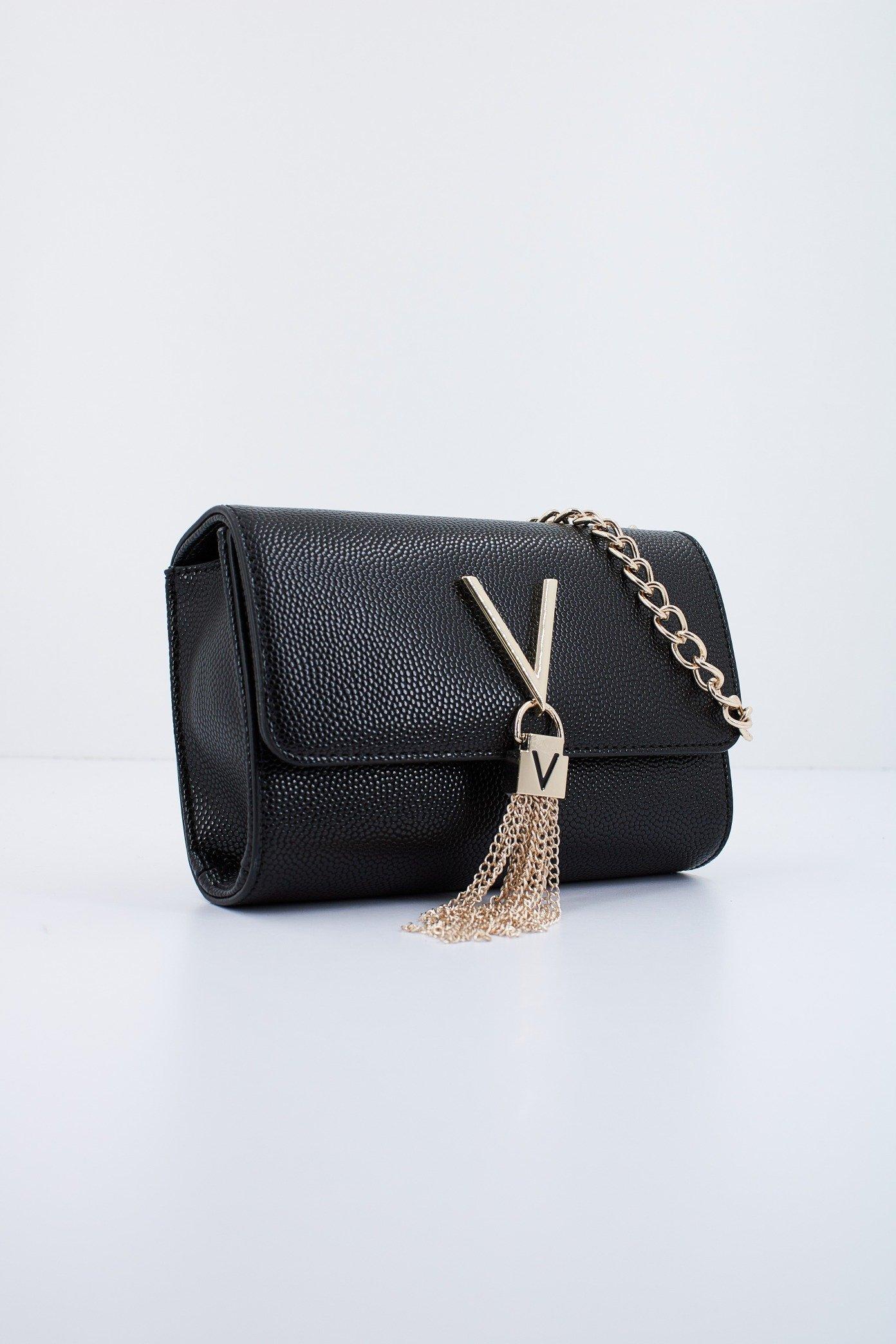 VALENTINO BAGS DIVINA en color NEGRO (3)
