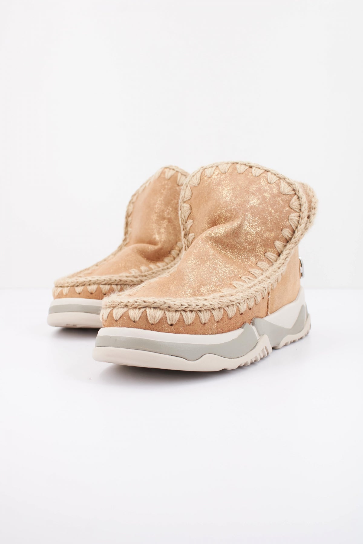 MOU ESKIMO TRAINER LOGO RHINE en color MARRON CLARO (2)