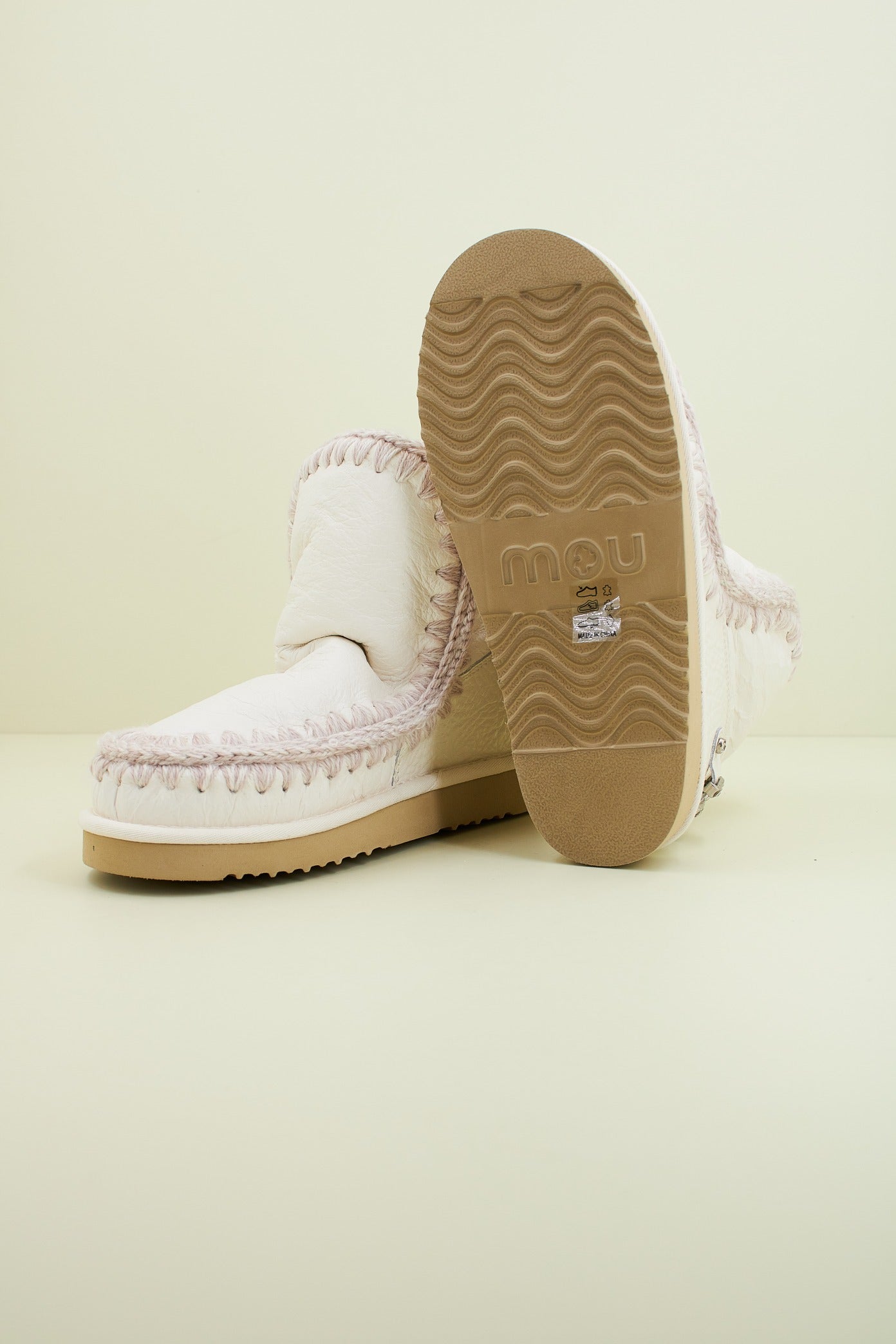 MOU ESKIMO WHITH RHINESTONES LOGO en color BLANCO (4)