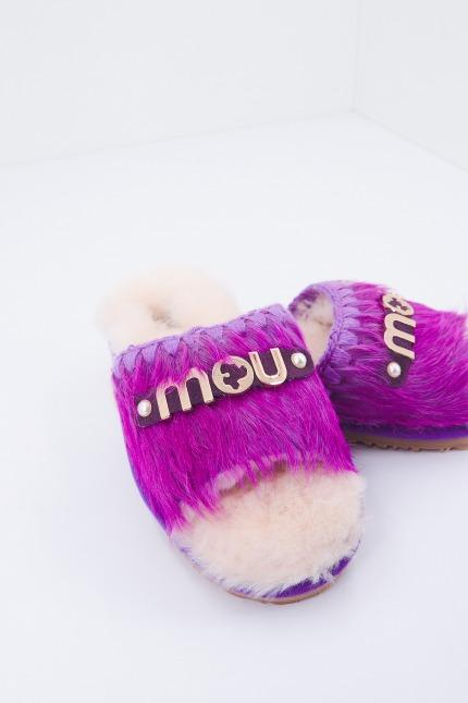 MOU SLIDE SLIPPER LONG HAIR P en color VIOLETA (2)