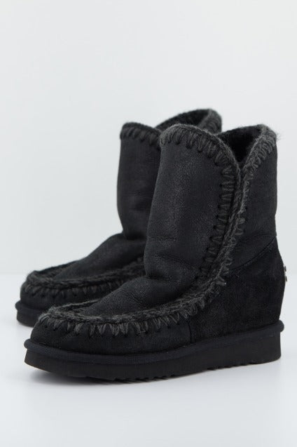 MOU ESKIMO INNER WEDGE SHORT en color NEGRO (1)