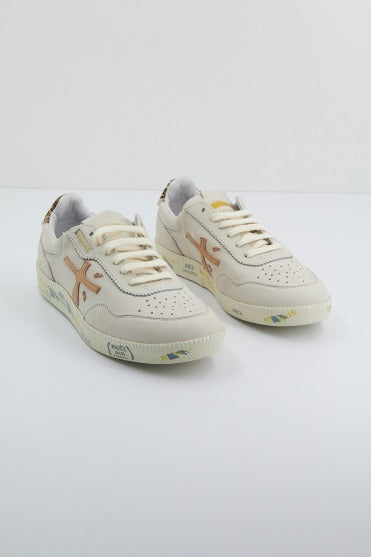 PREMIATA CLAYD en color BEIS (1)
