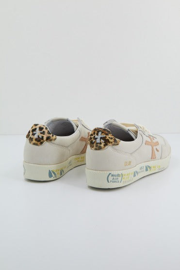 PREMIATA CLAYD en color BEIS (3)