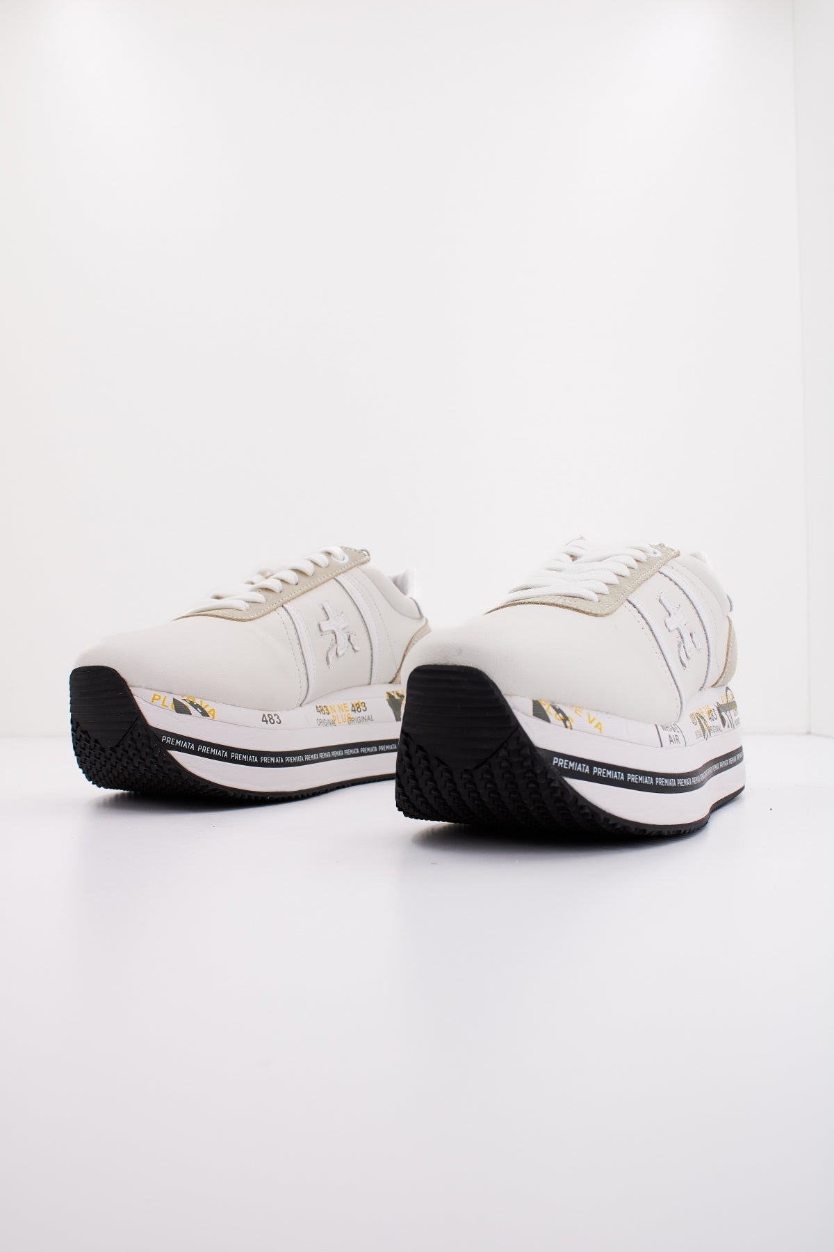 PREMIATA BETH en color BLANCO (2)