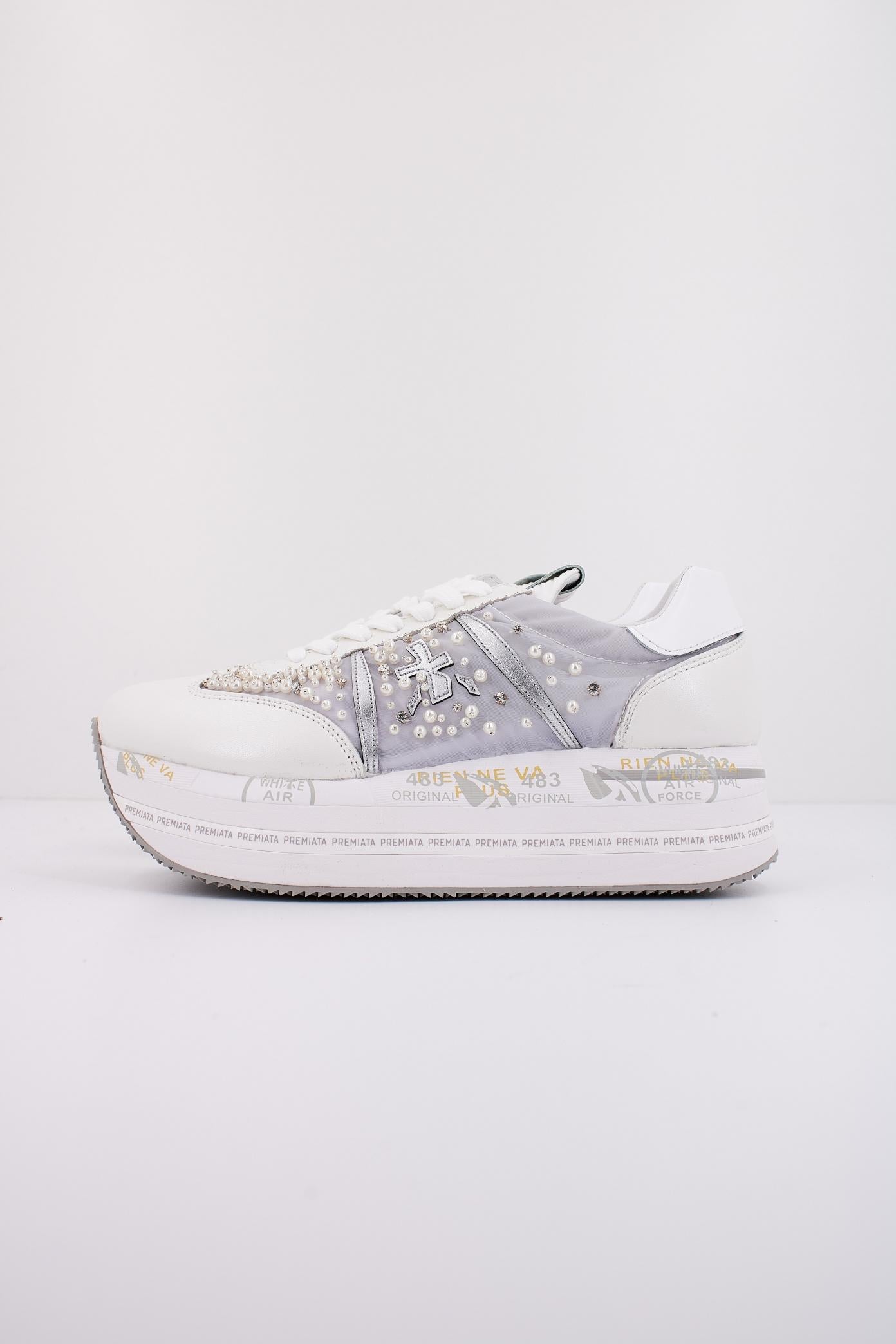 PREMIATA BETH en color BLANCO (1)