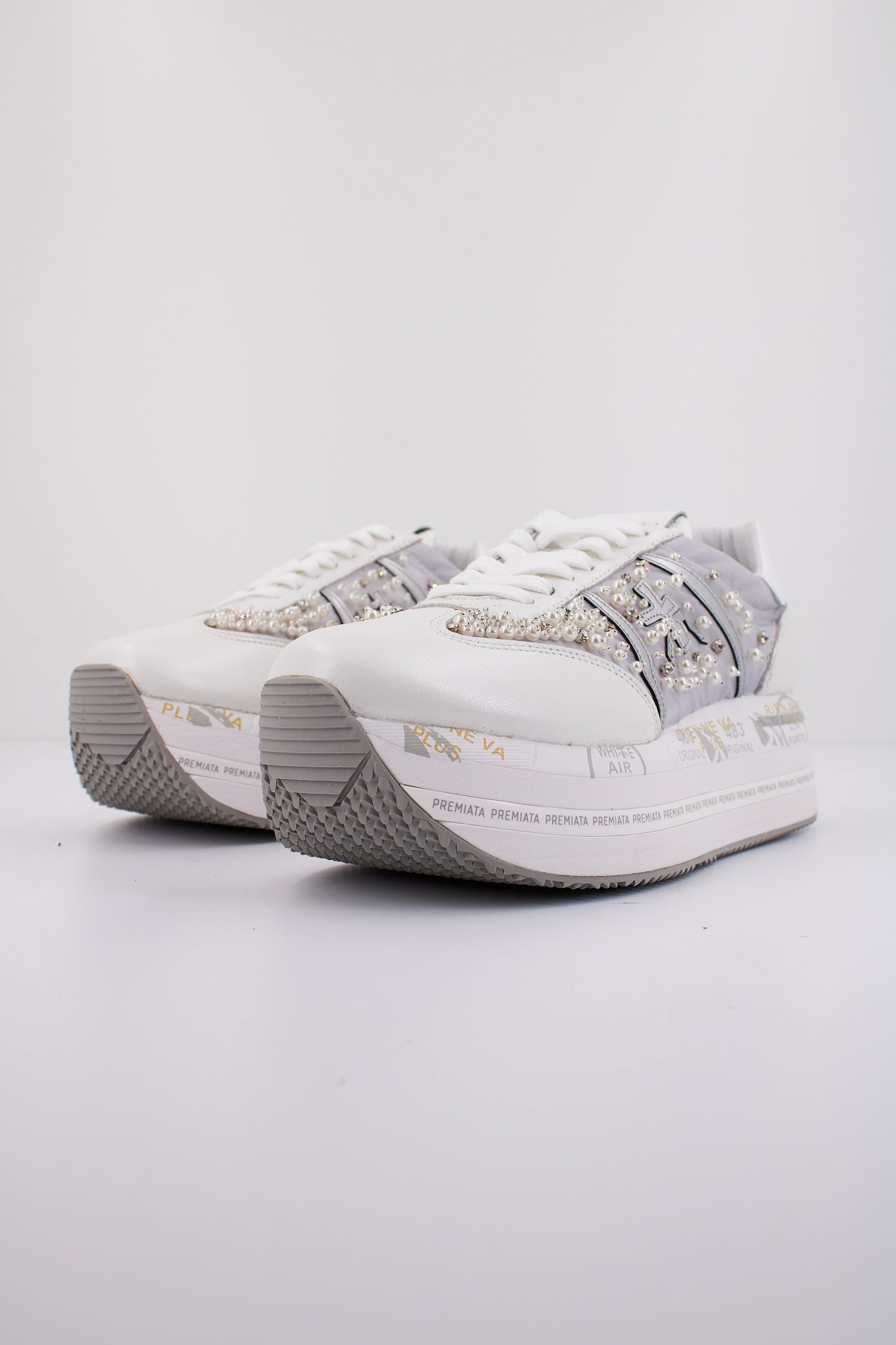 PREMIATA BETH en color BLANCO (2)