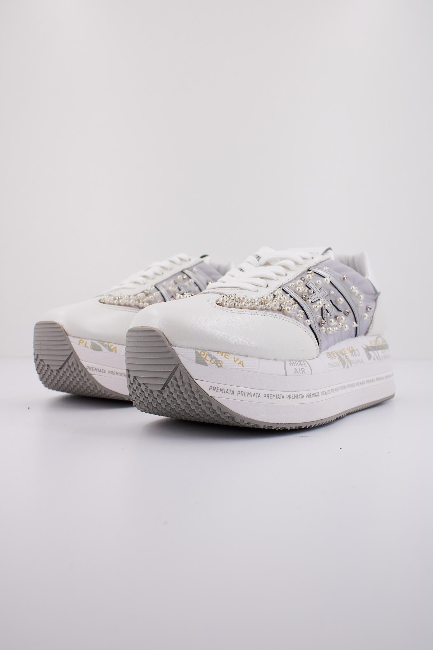 PREMIATA BETH en color BLANCO (2)