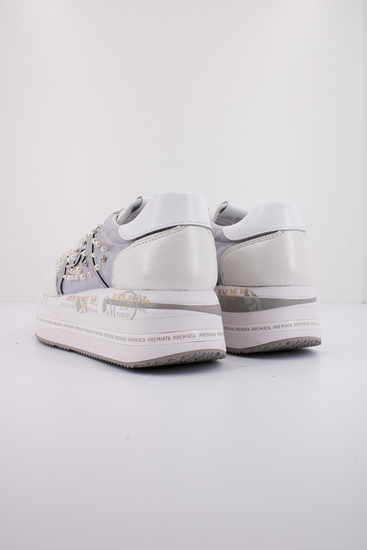 PREMIATA BETH en color BLANCO (3)