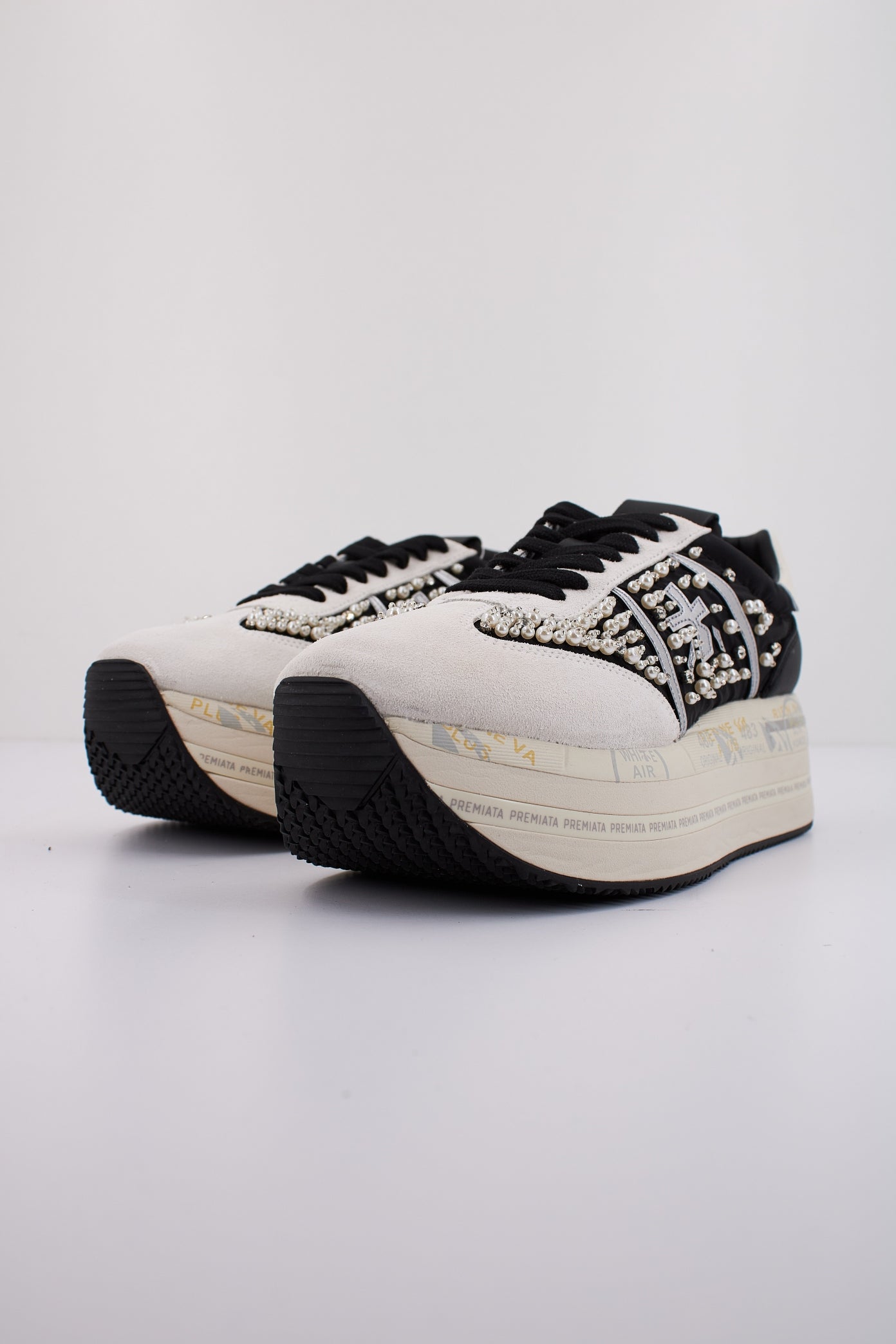 PREMIATA BETH en color BLANCO (2)
