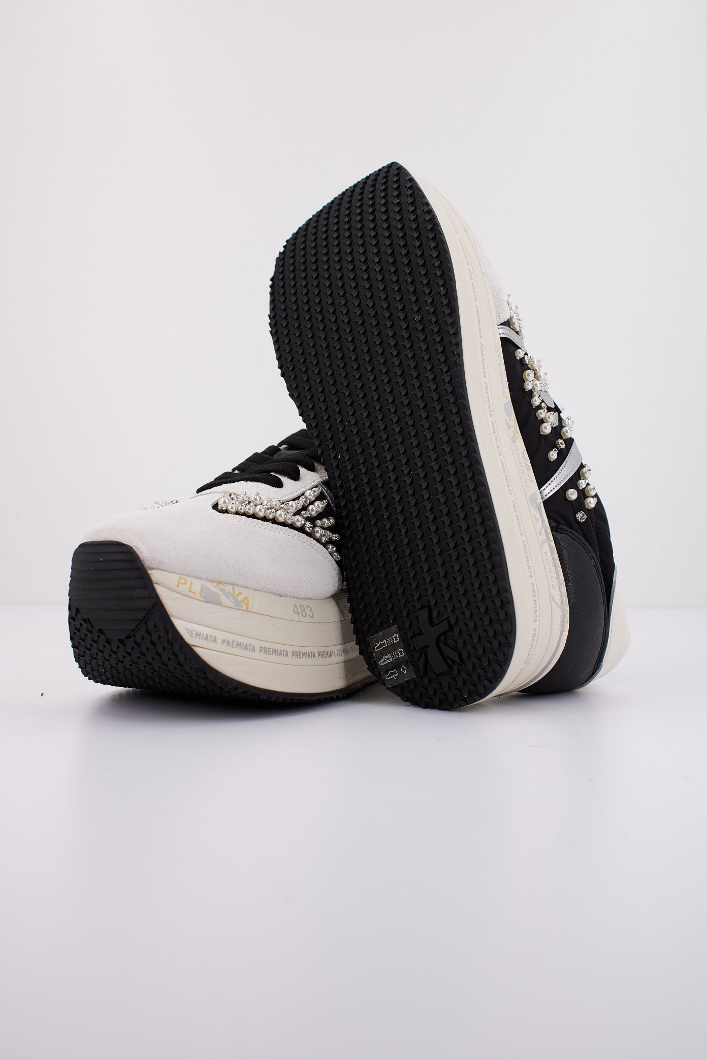 PREMIATA BETH en color BLANCO (4)