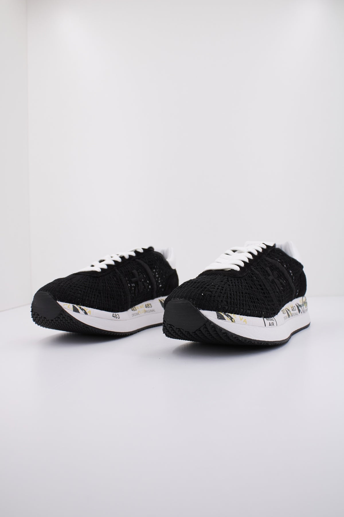 PREMIATA CONNY en color NEGRO (2)