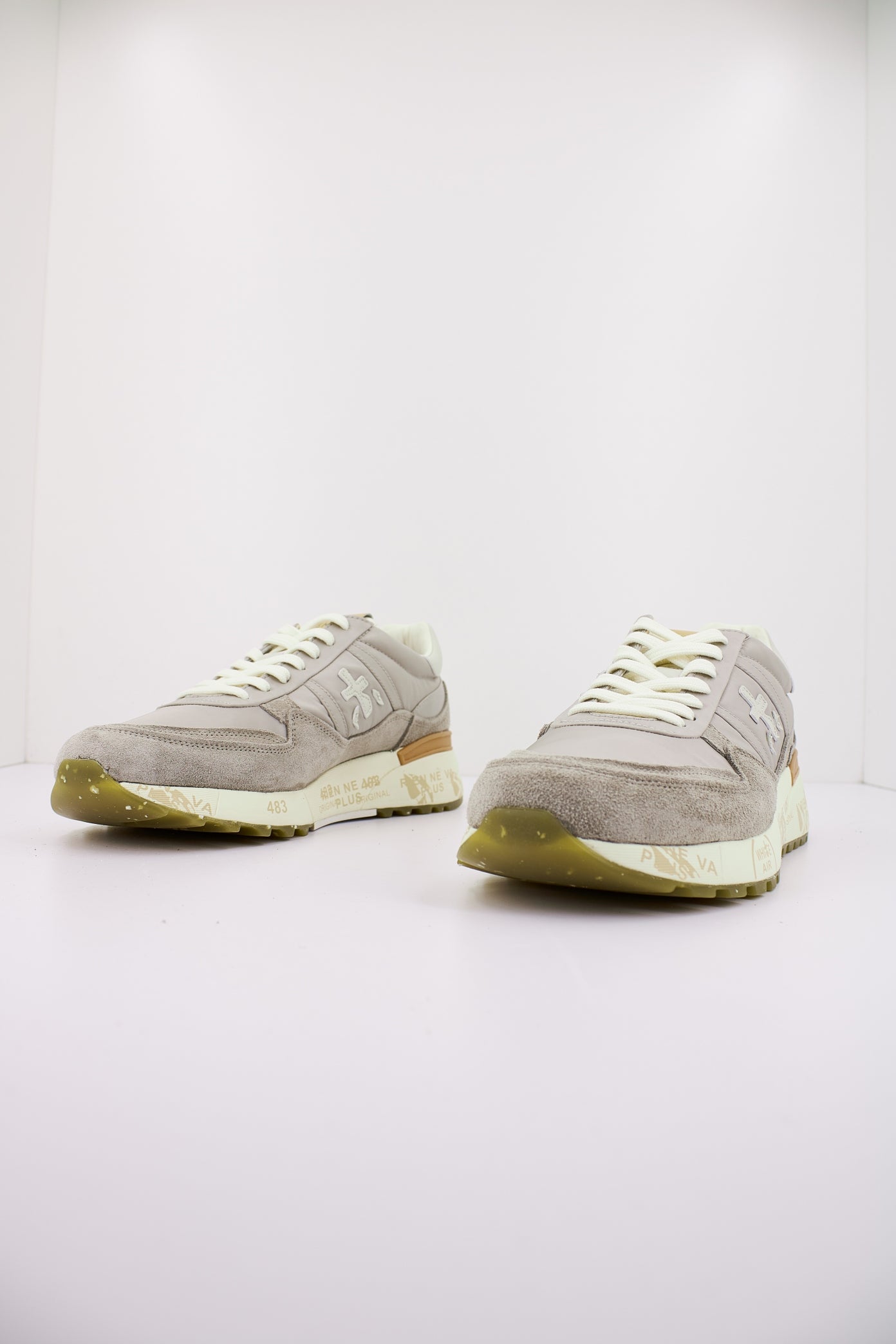PREMIATA LANDECK en color GRIS (2)