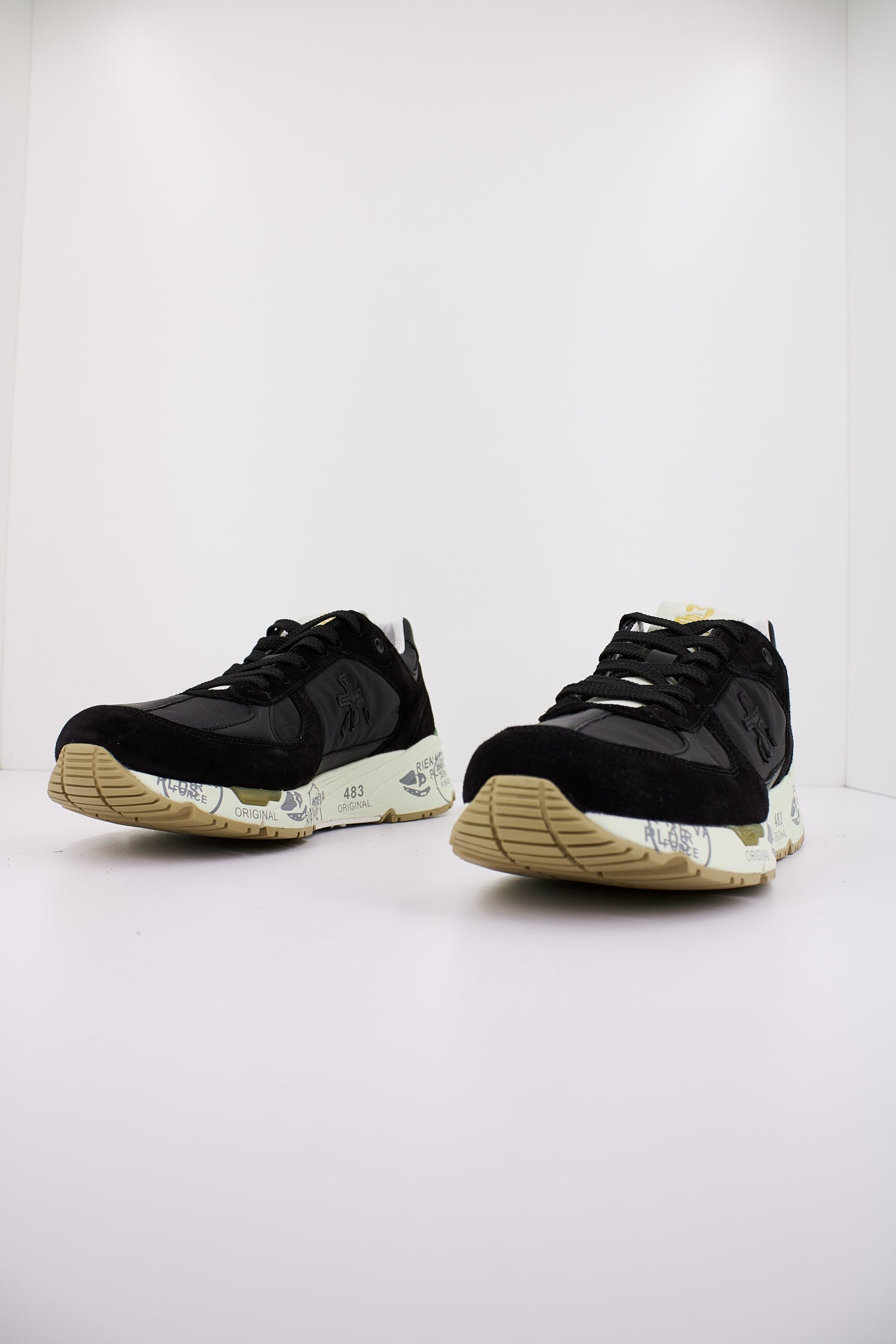 PREMIATA MASE en color NEGRO (2)