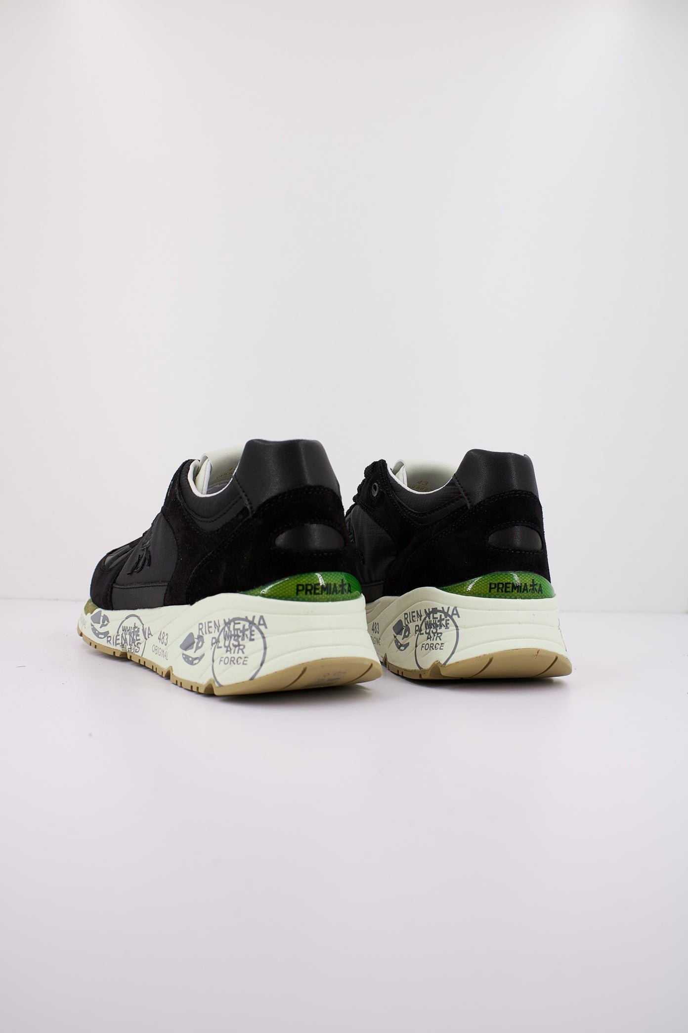 PREMIATA MASE en color NEGRO (3)