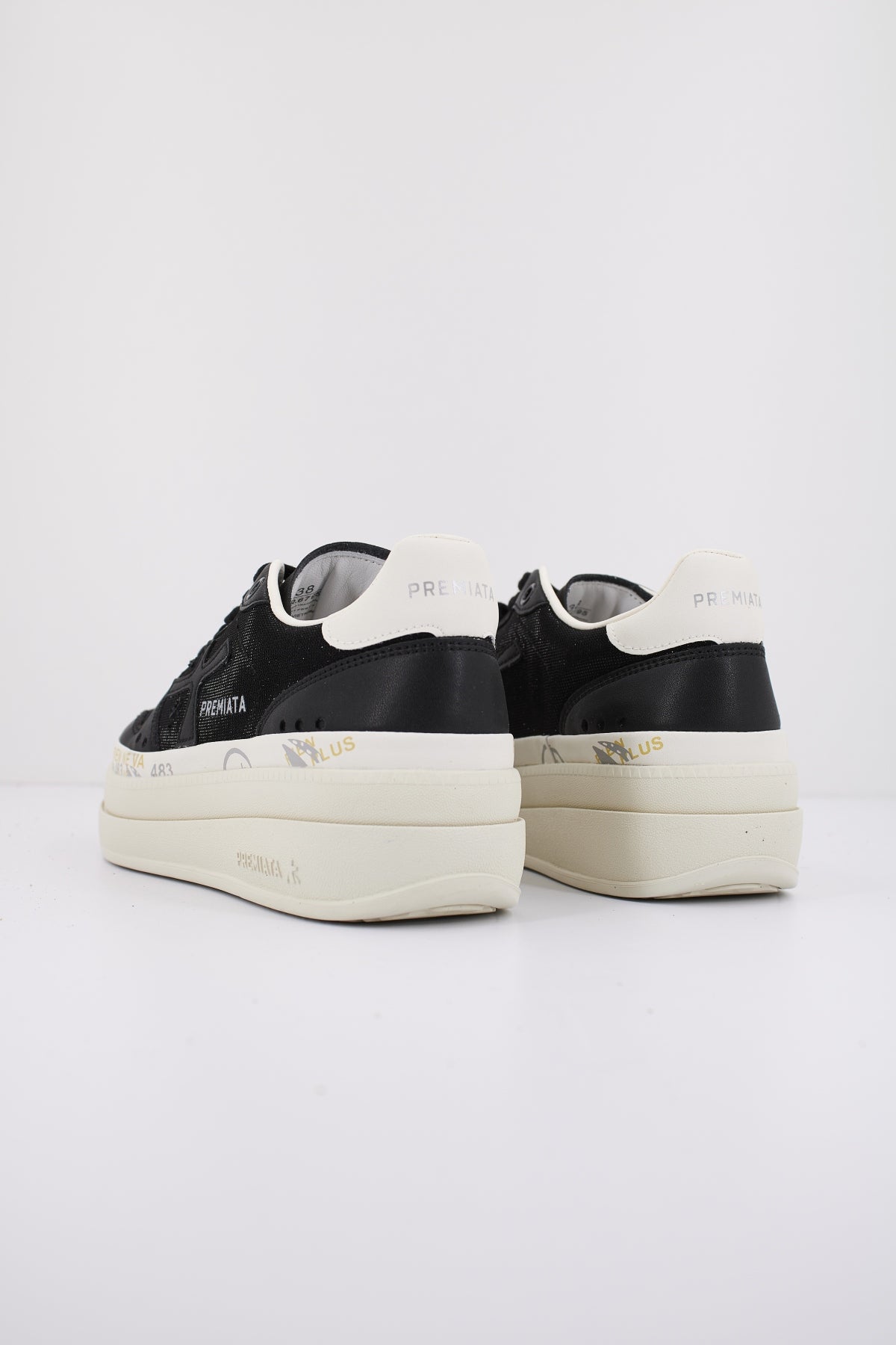 PREMIATA MICOL en color NEGRO (3)