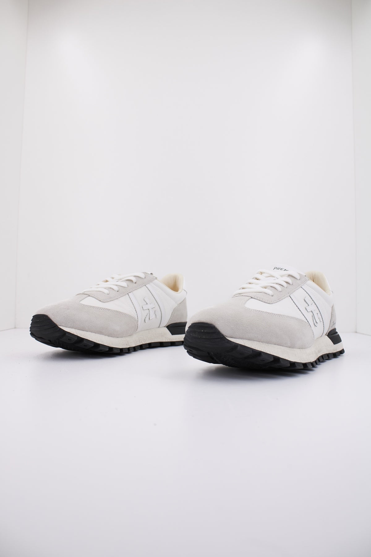 PREMIATA JOHNLOW en color BLANCO (2)