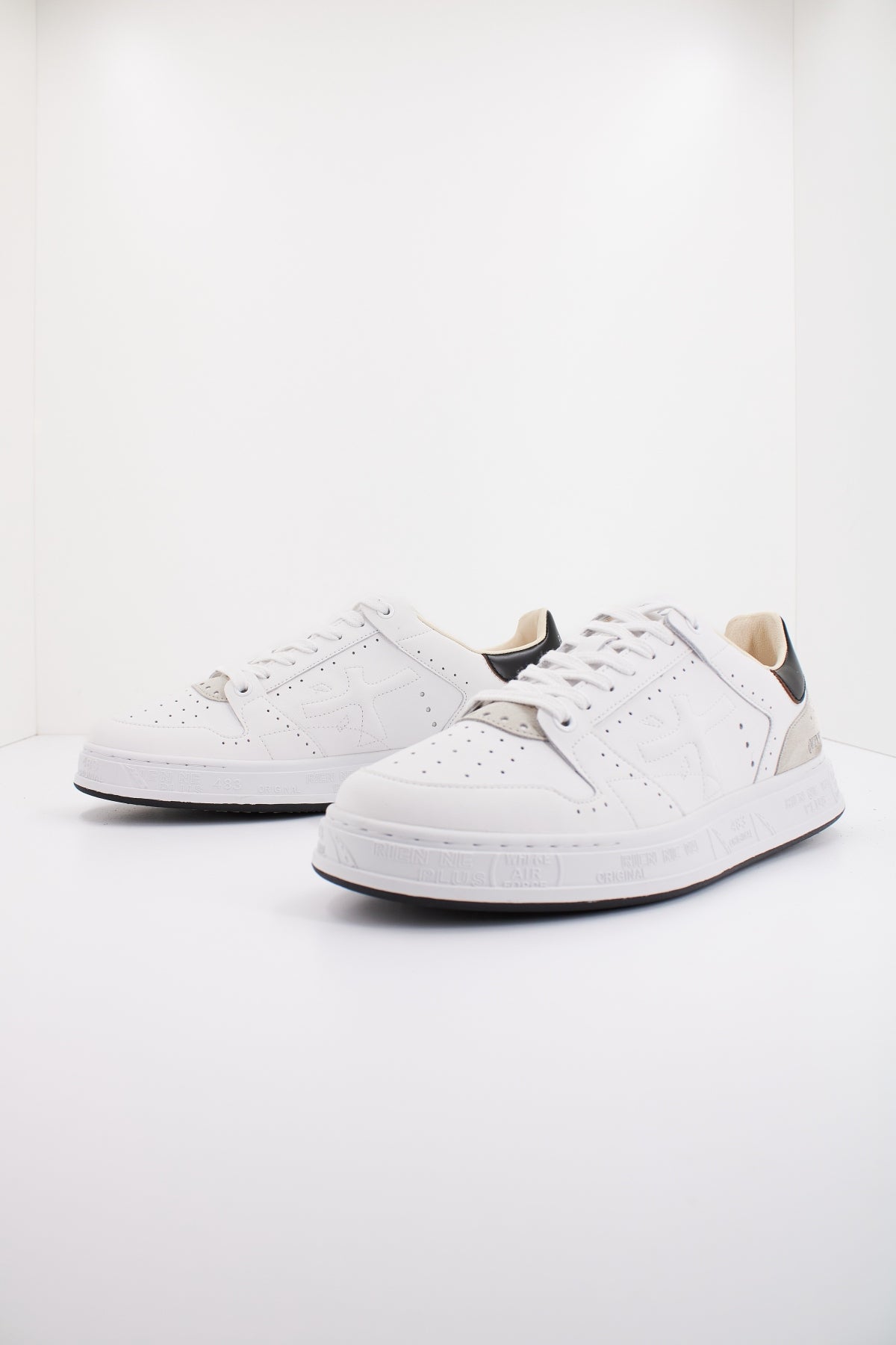 PREMIATA QUINN en color BLANCO (2)