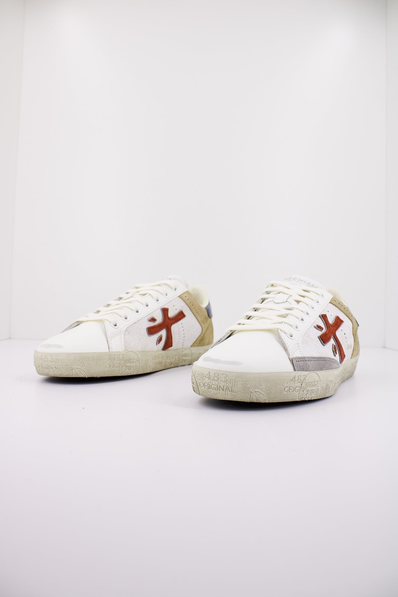 PREMIATA STEVEN en color BLANCO (2)