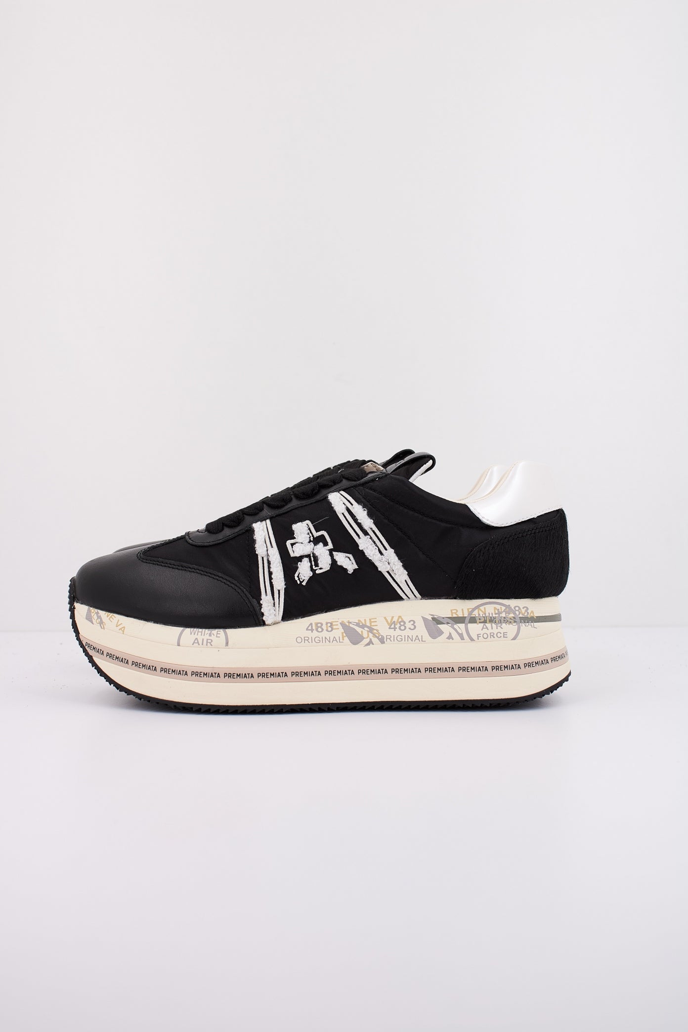 PREMIATA BETH en color NEGRO (1)