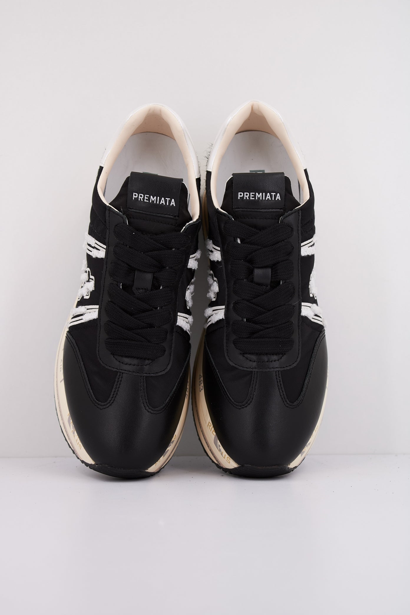 PREMIATA BETH en color NEGRO (3)