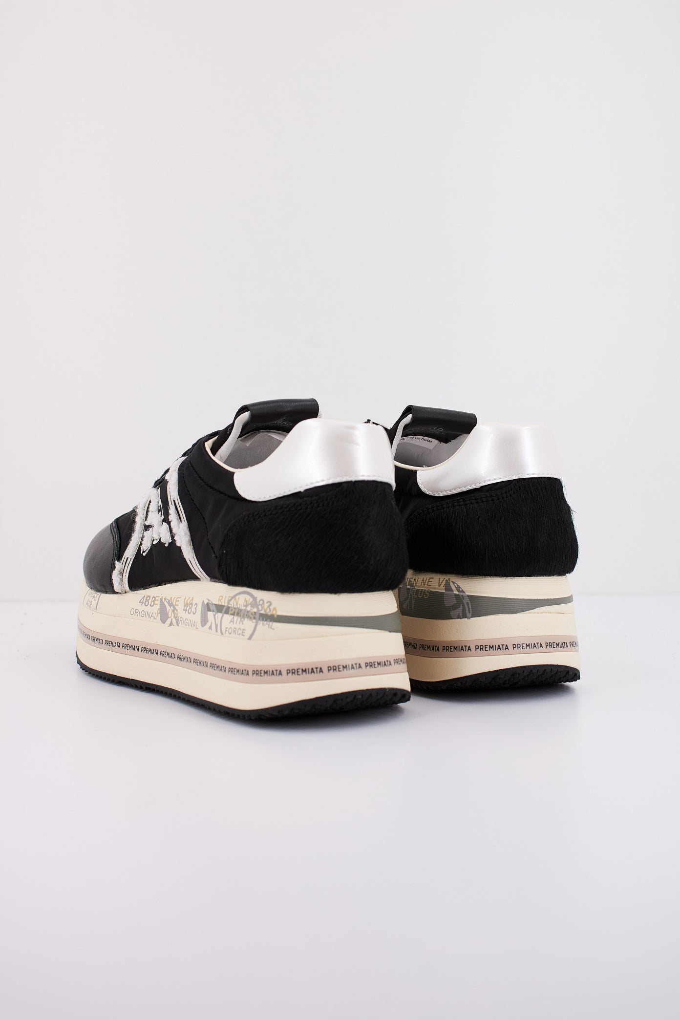 PREMIATA BETH en color NEGRO (4)