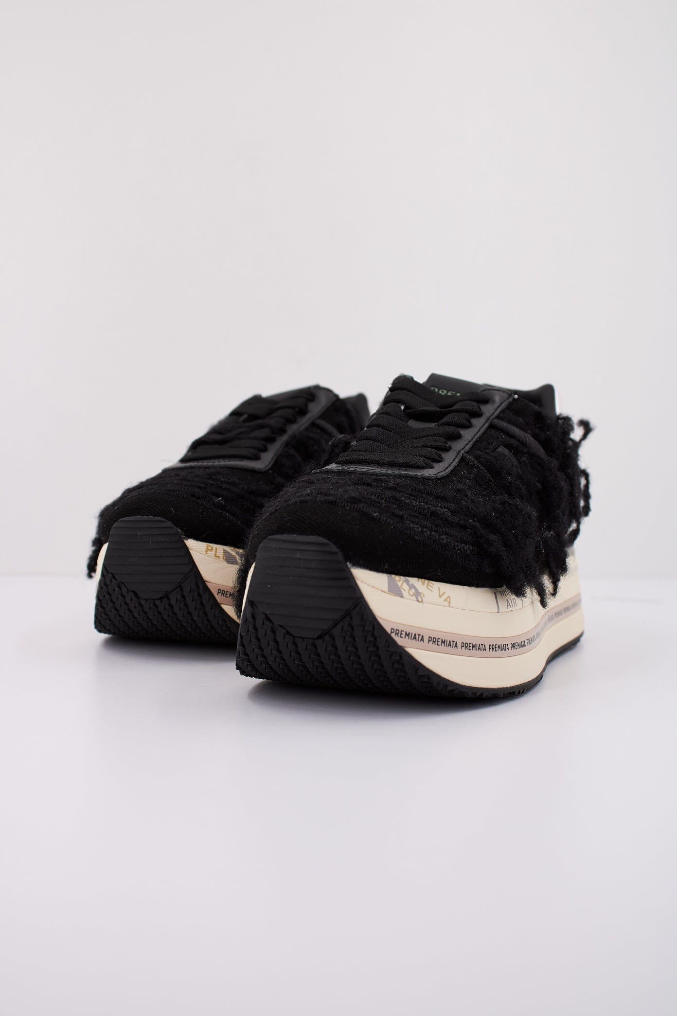 PREMIATA BETH en color NEGRO (2)