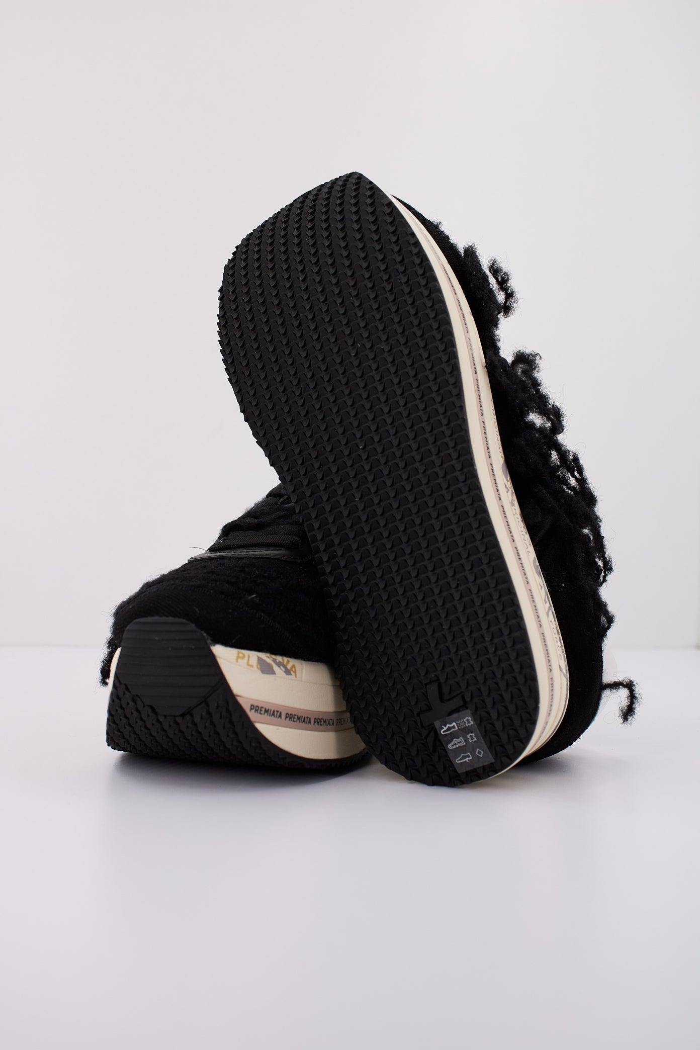 PREMIATA BETH en color NEGRO (5)