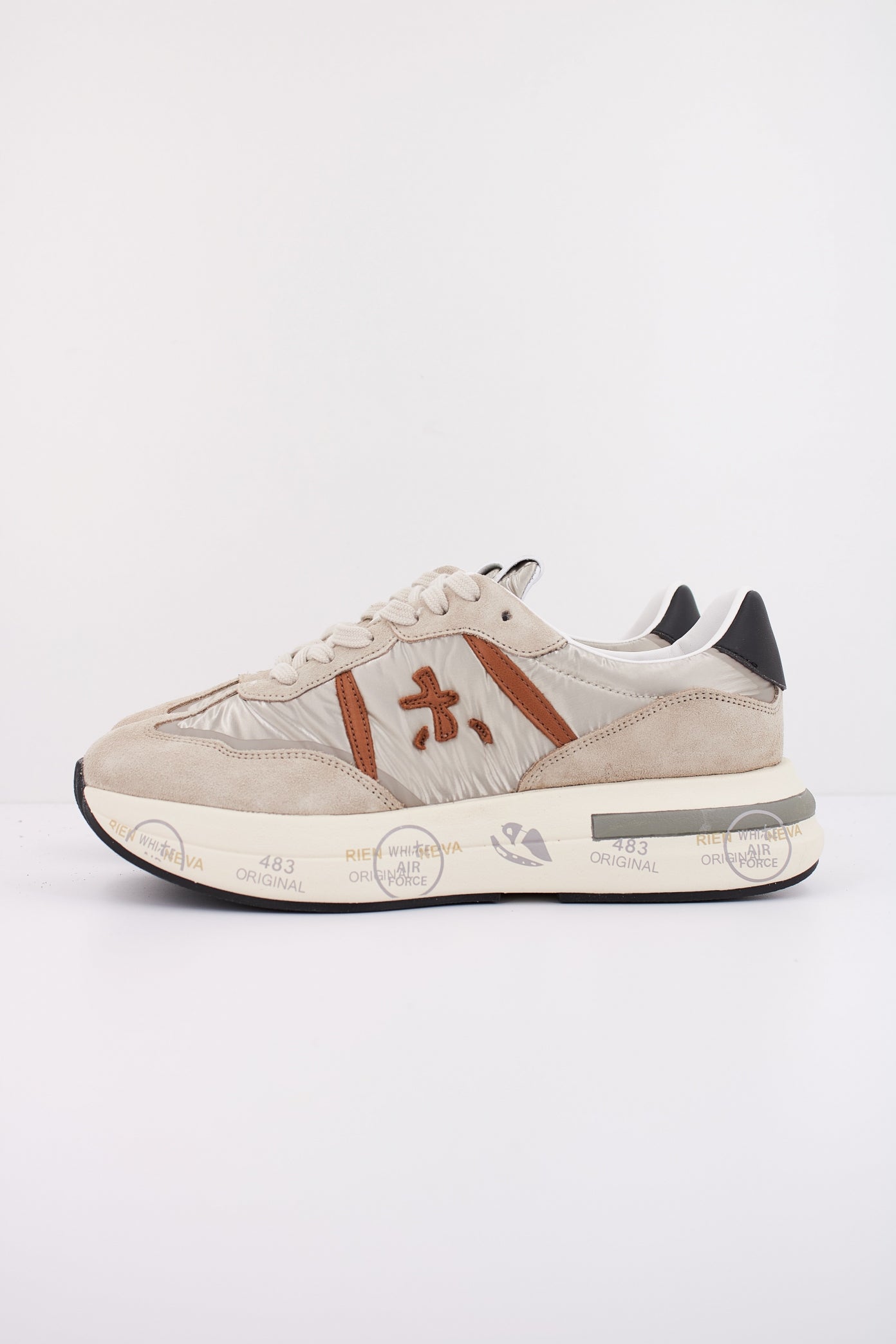 PREMIATA CASSIE en color BEIS (1)