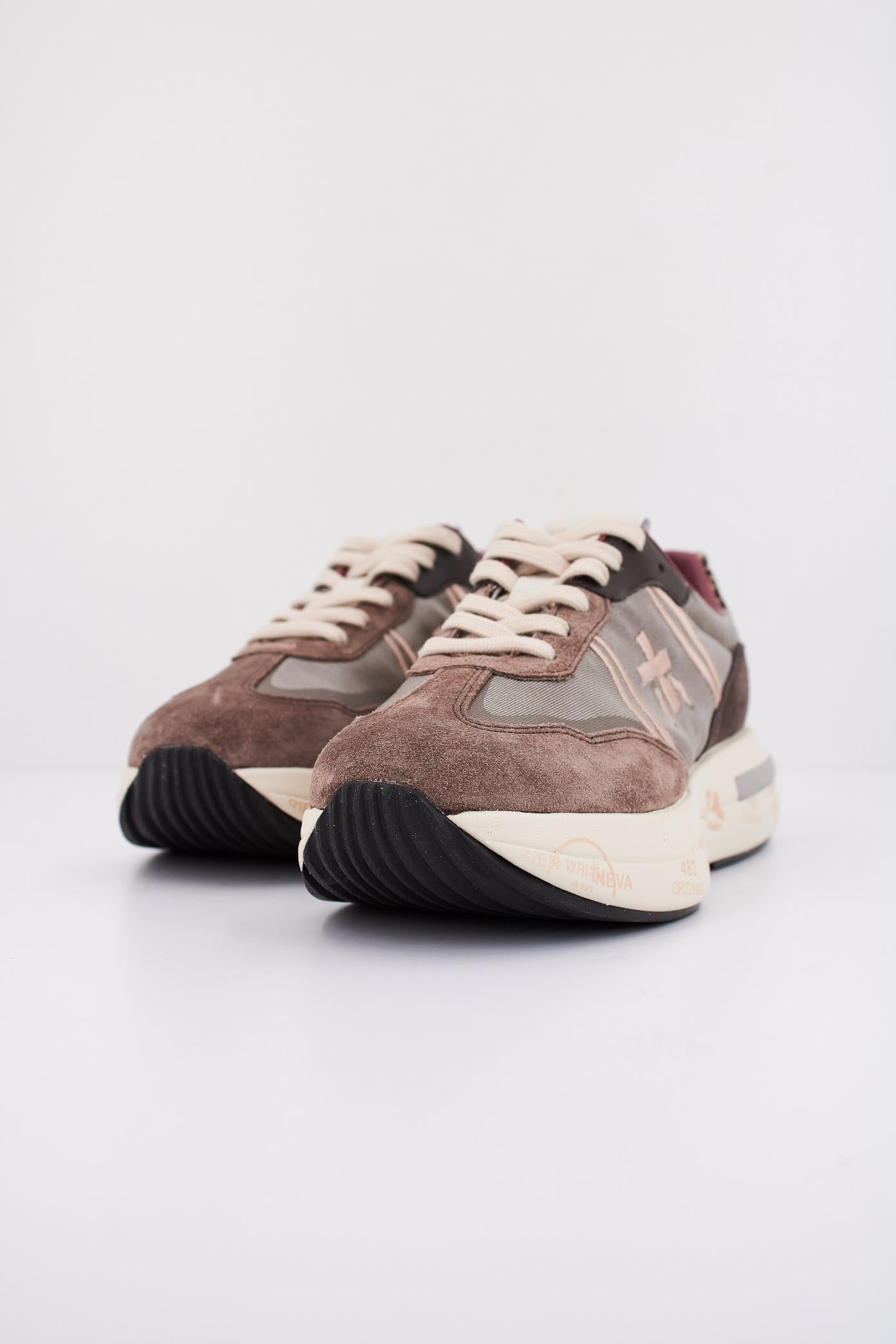 PREMIATA CASSIE en color BEIS (2)