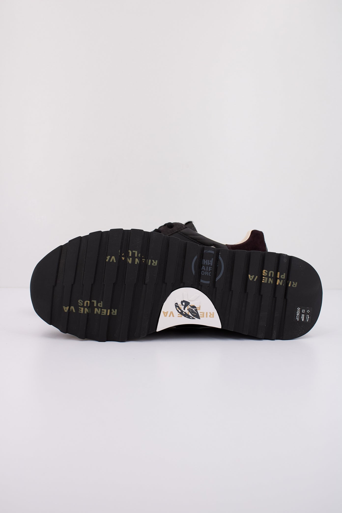 PREMIATA MICK en color NEGRO (5)