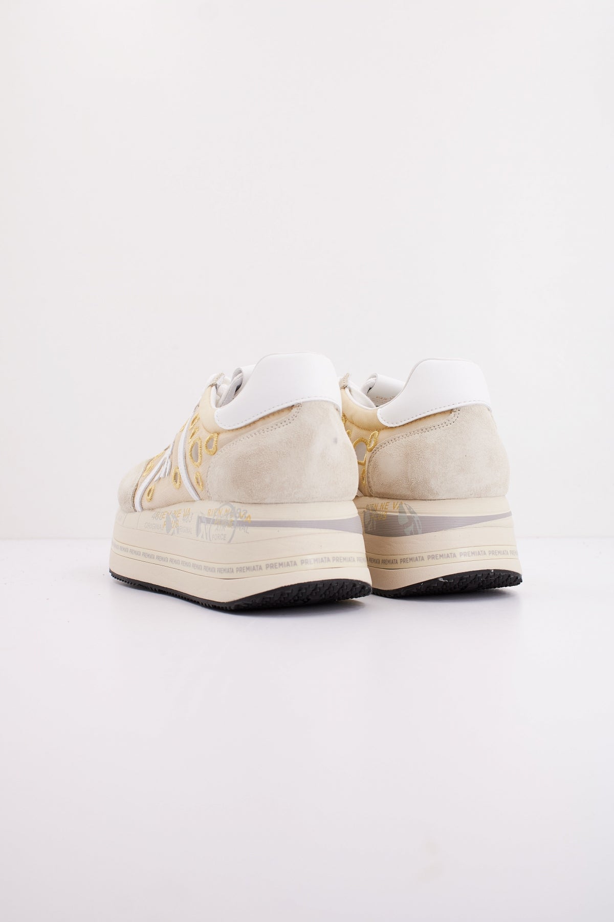 PREMIATA BETH en color BEIS (4)