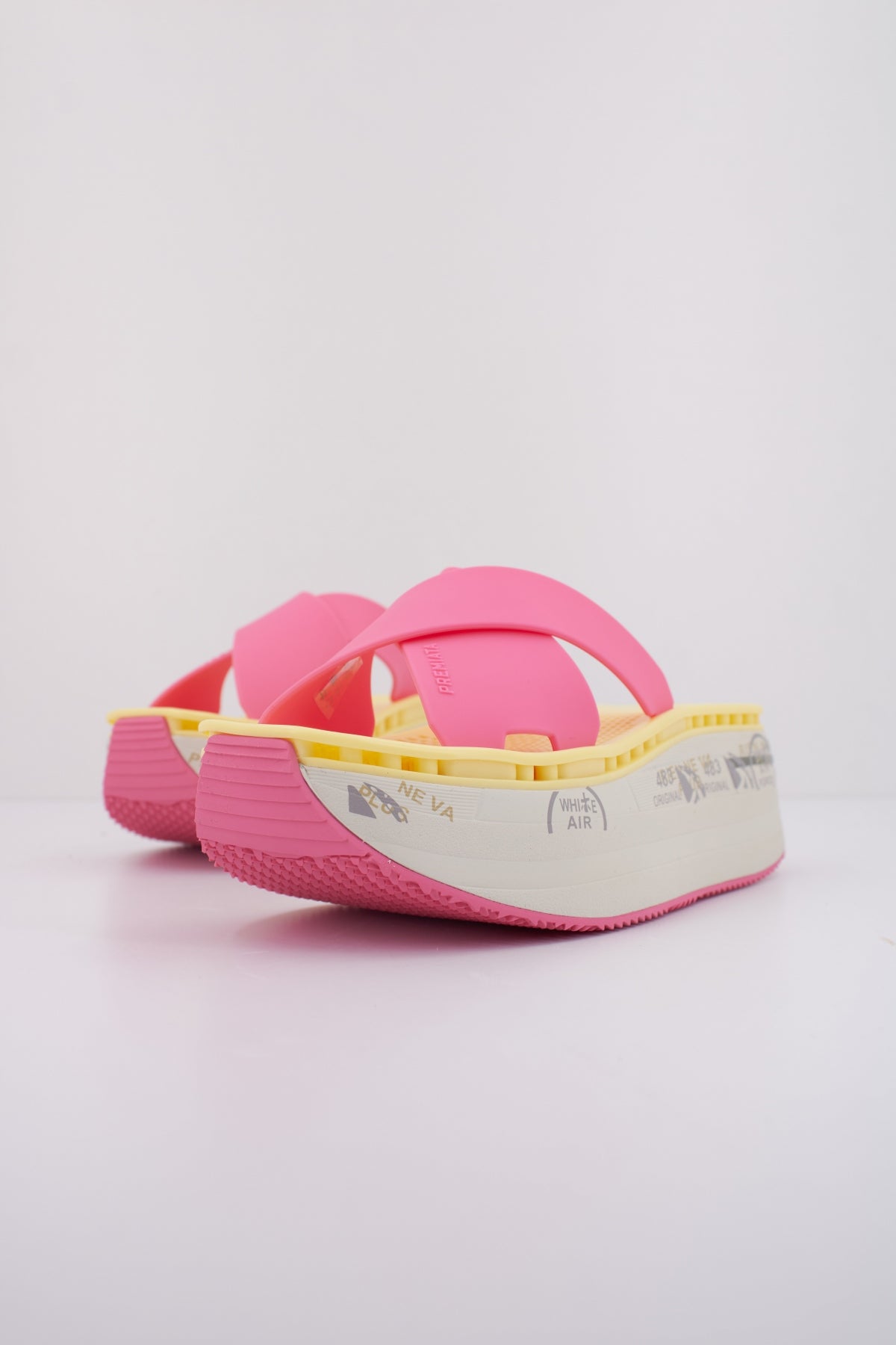 PREMIATA MOURA en color ROSA (2)