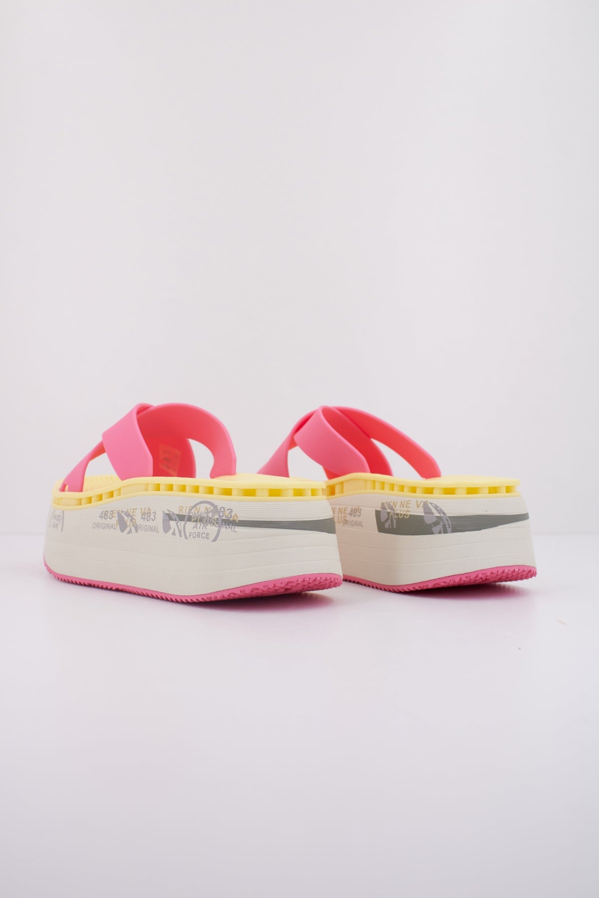PREMIATA MOURA en color ROSA (4)