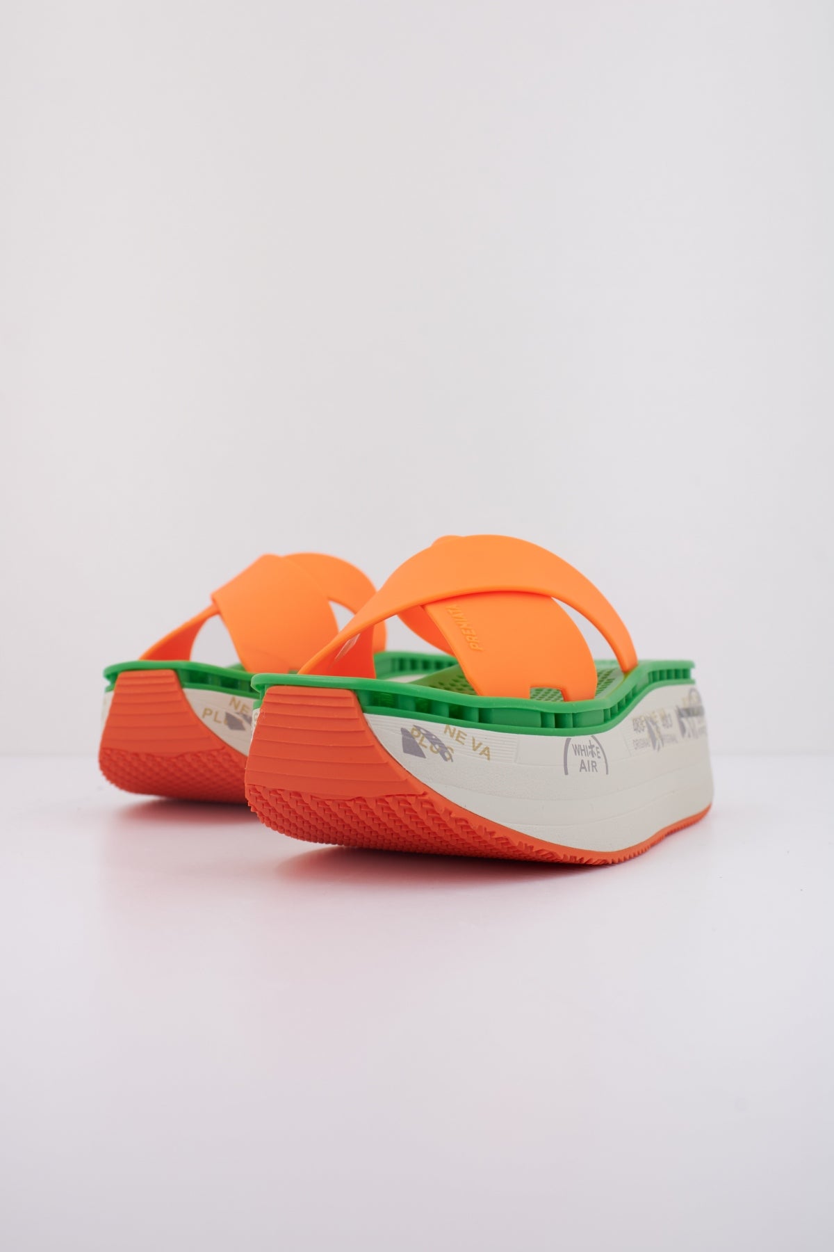 PREMIATA MOURA en color NARANJA (2)