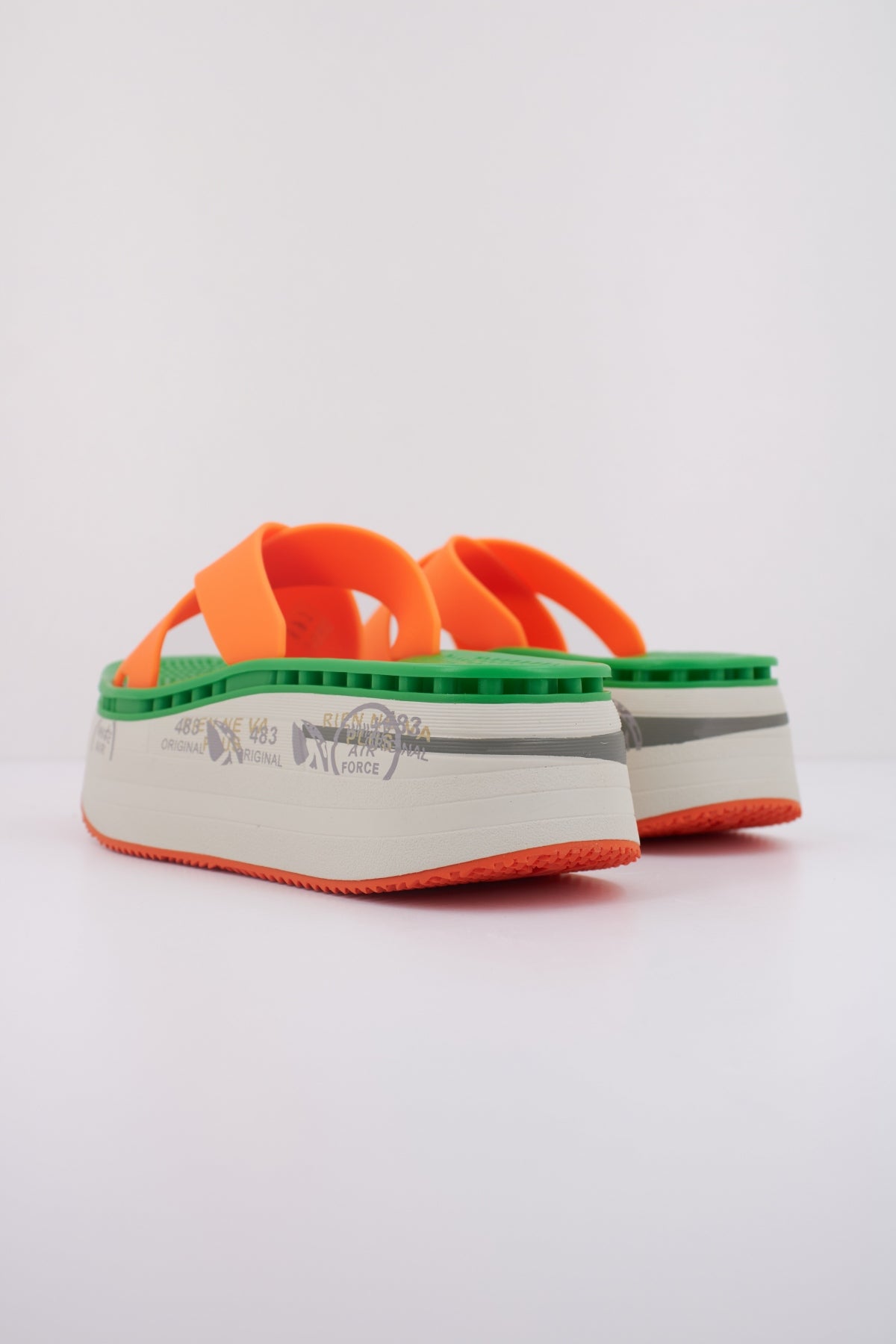 PREMIATA MOURA en color NARANJA (4)