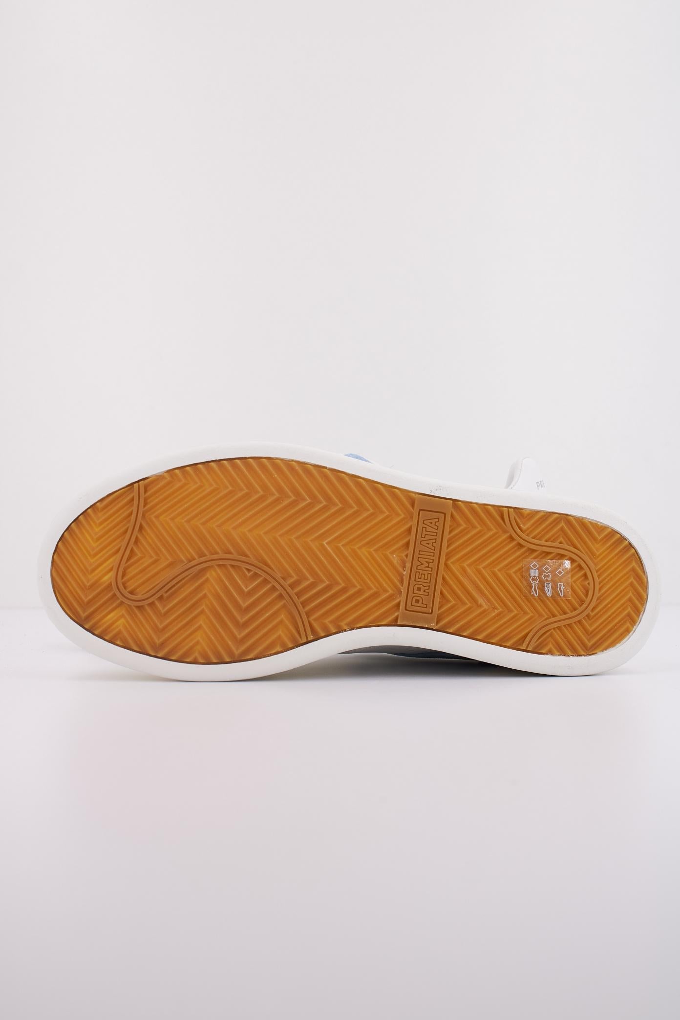 PREMIATA QUIIND en color BLANCO (5)